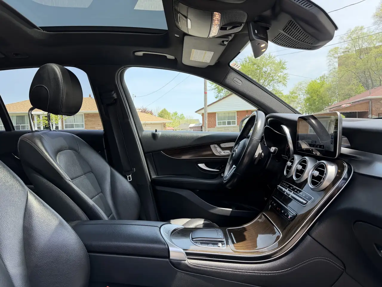 Mercedes-Benz GLC снимка Mercedes-Benz GLC