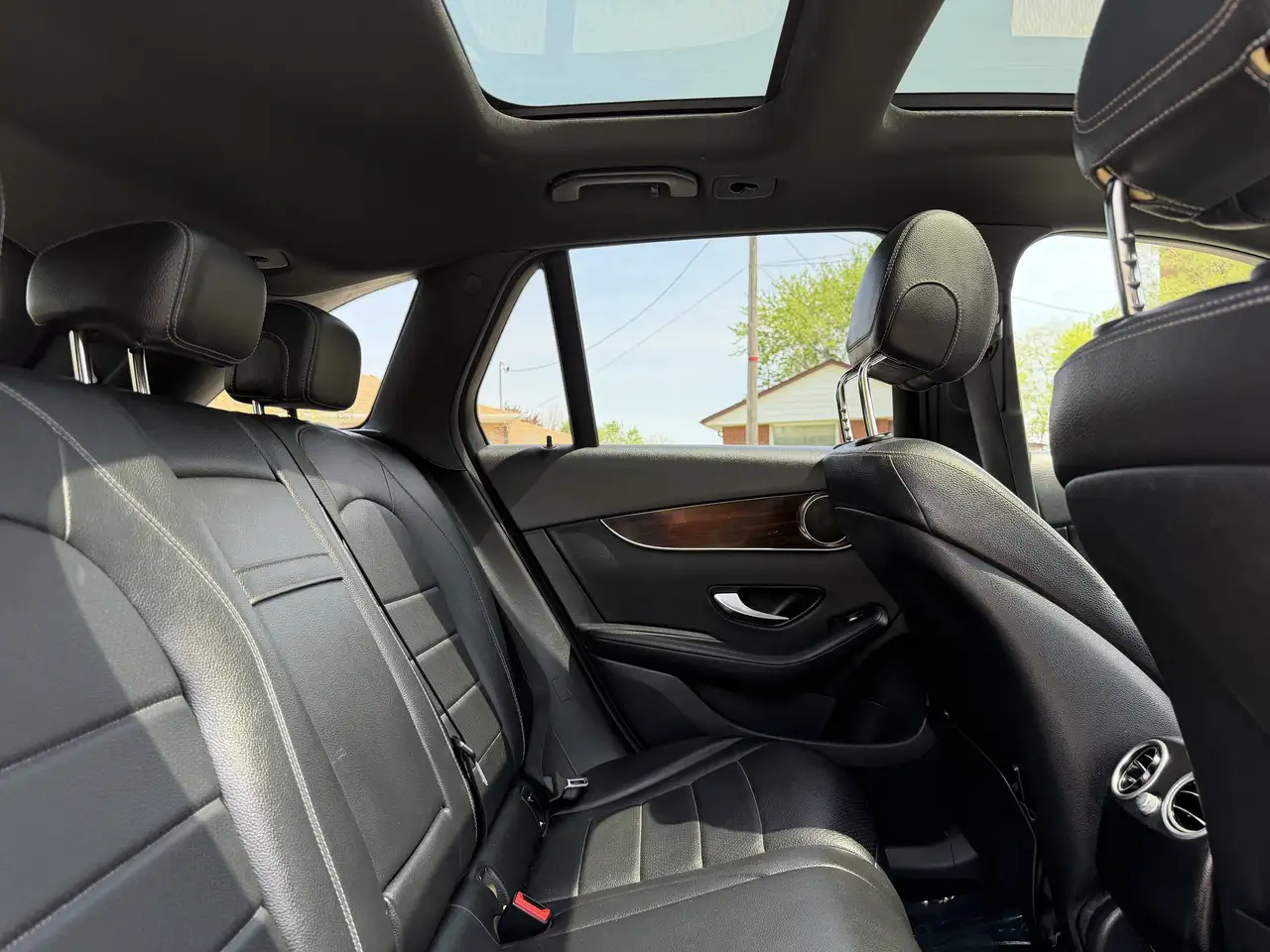 Mercedes-Benz GLC снимка Mercedes-Benz GLC