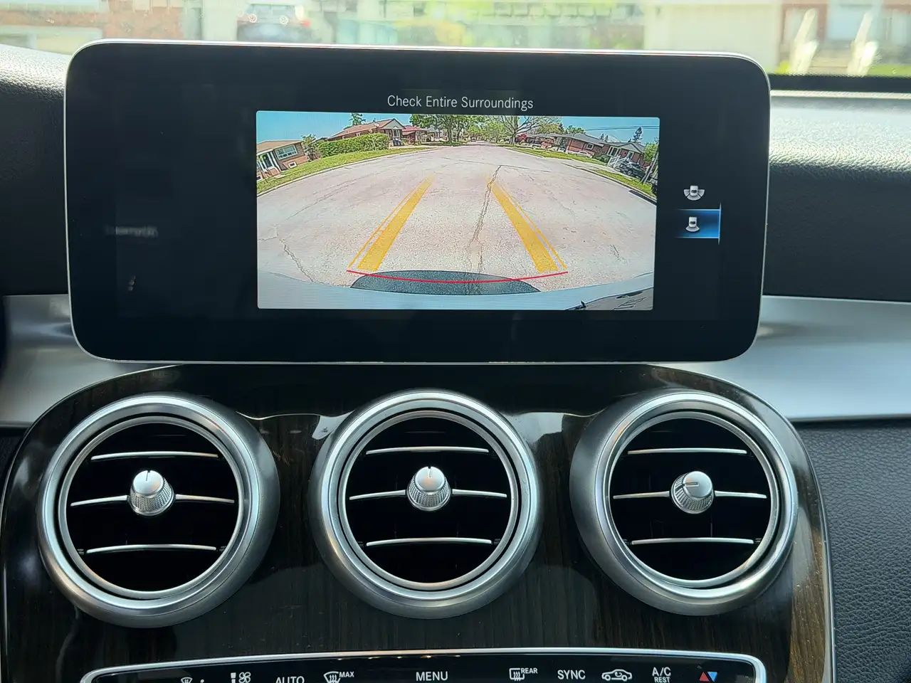 Mercedes-Benz GLC снимка Mercedes-Benz GLC