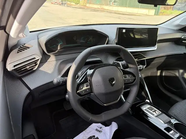 Peugeot 208 view 15