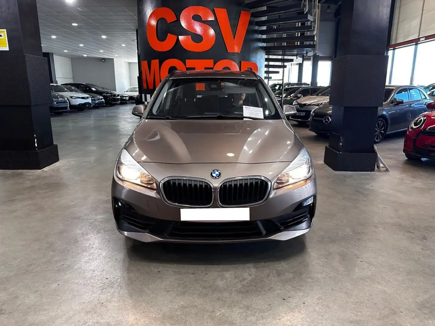 BMW 216 216d Beige - 2