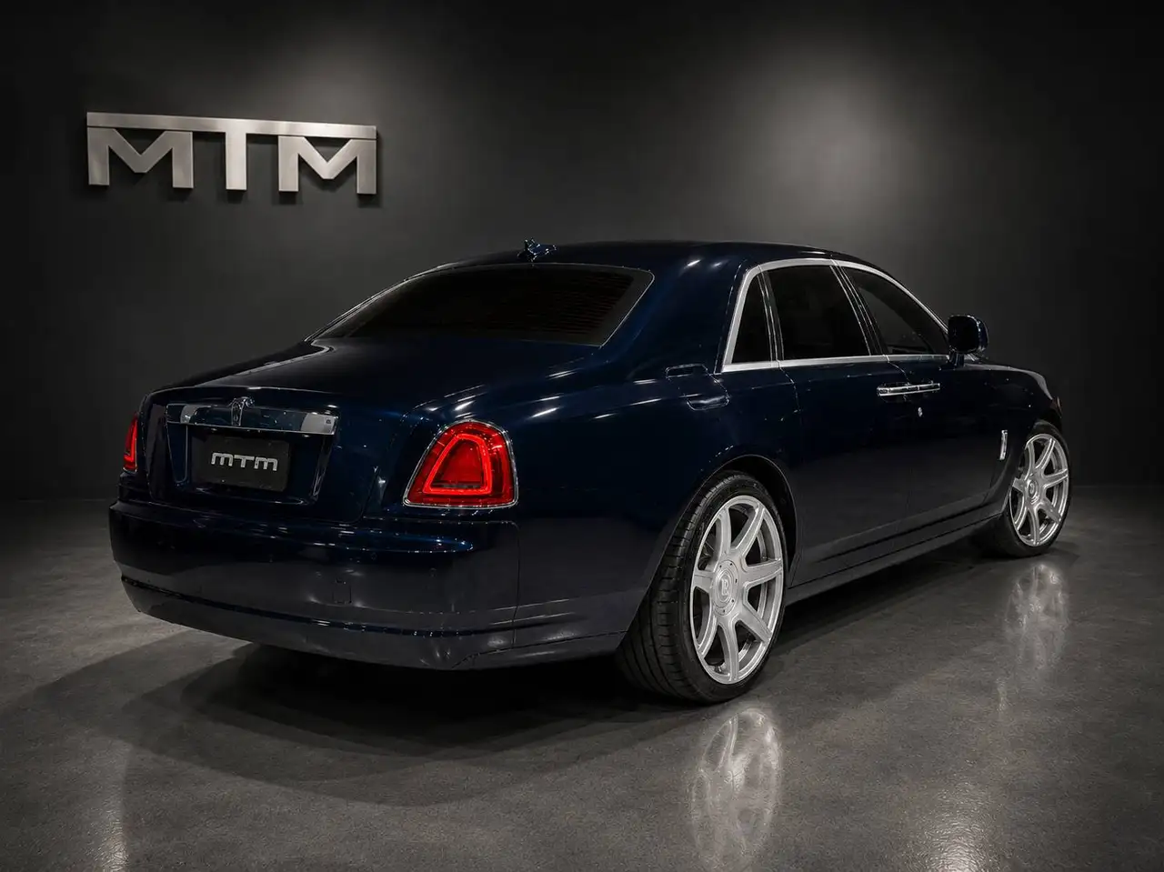 Rolls-Royce Ghost photo Rolls-Royce Ghost