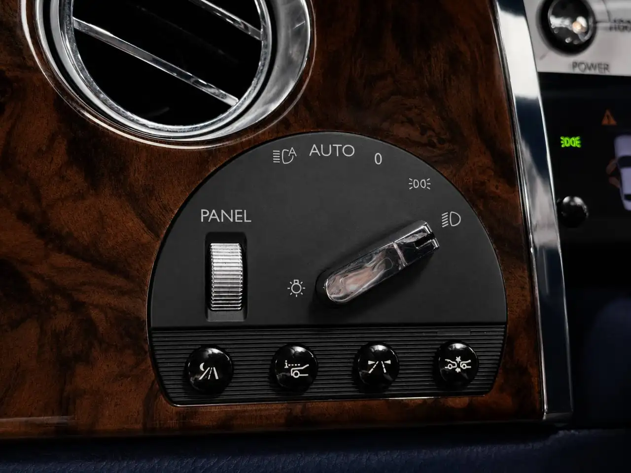 Rolls-Royce Ghost photo Rolls-Royce Ghost