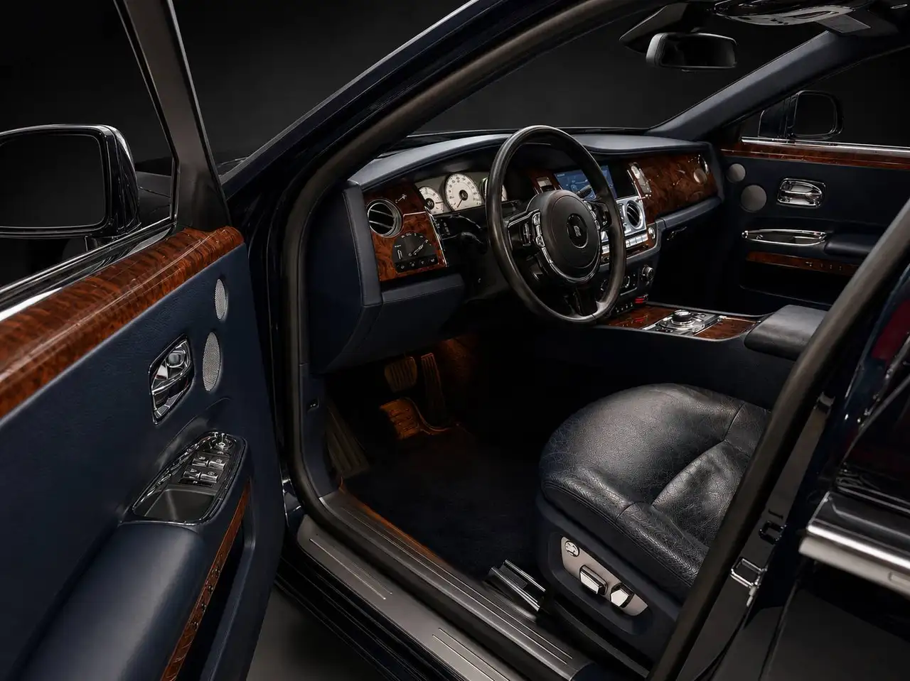 Rolls-Royce Ghost photo Rolls-Royce Ghost