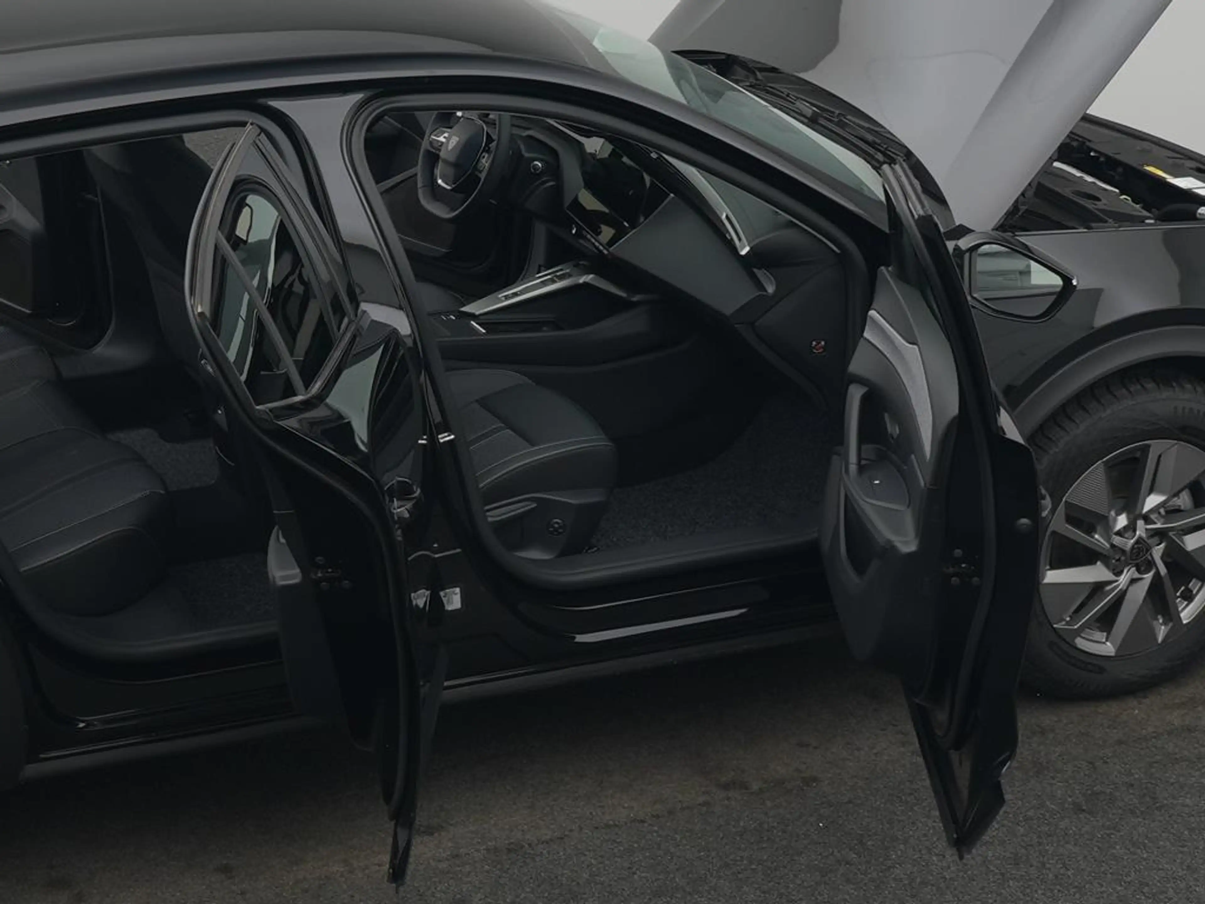 Peugeot 408 Allure Business HYBRID 145 e-DSC6 — photo 13