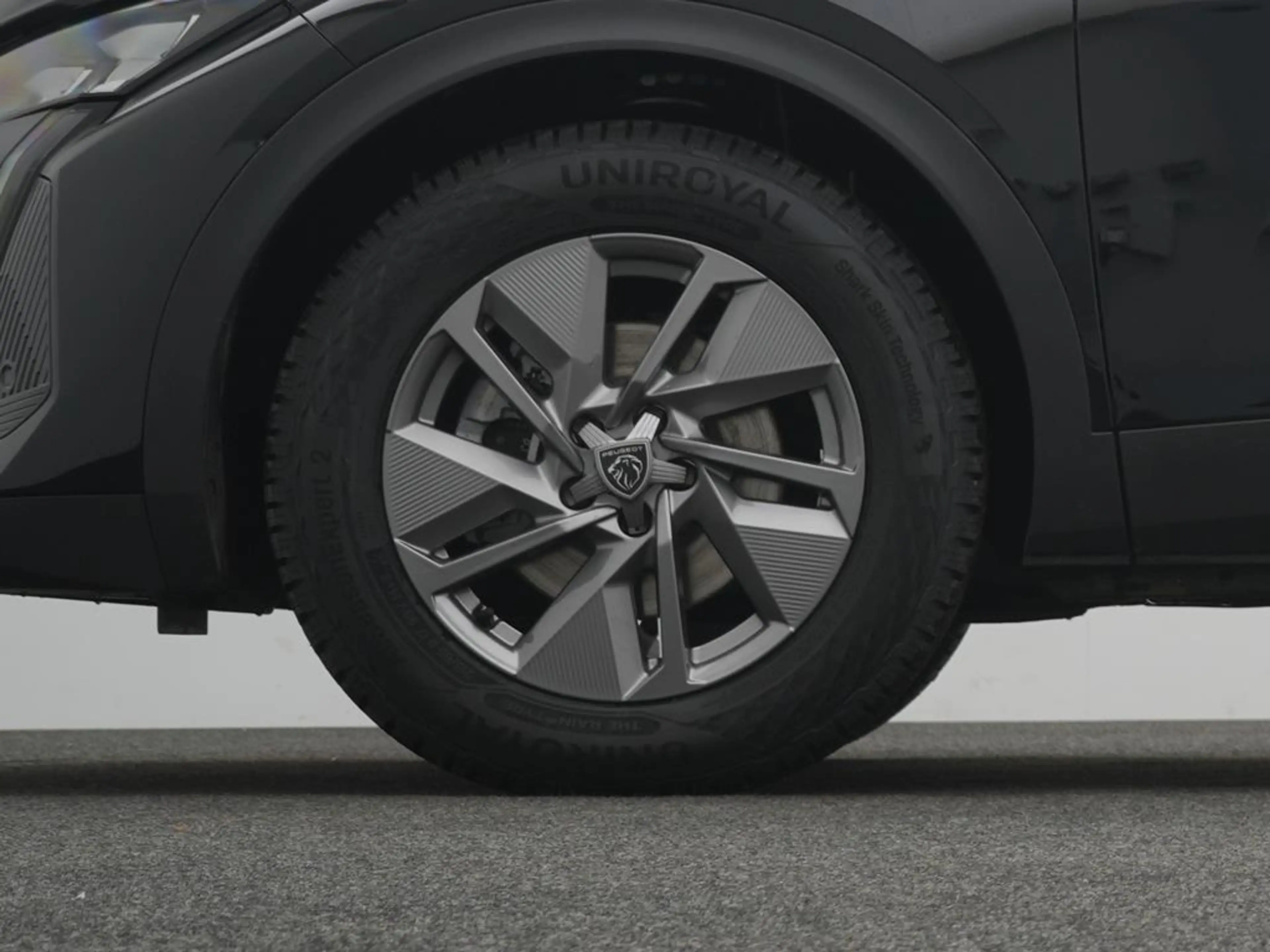 Peugeot 408 Allure Business HYBRID 145 e-DSC6 — photo 10