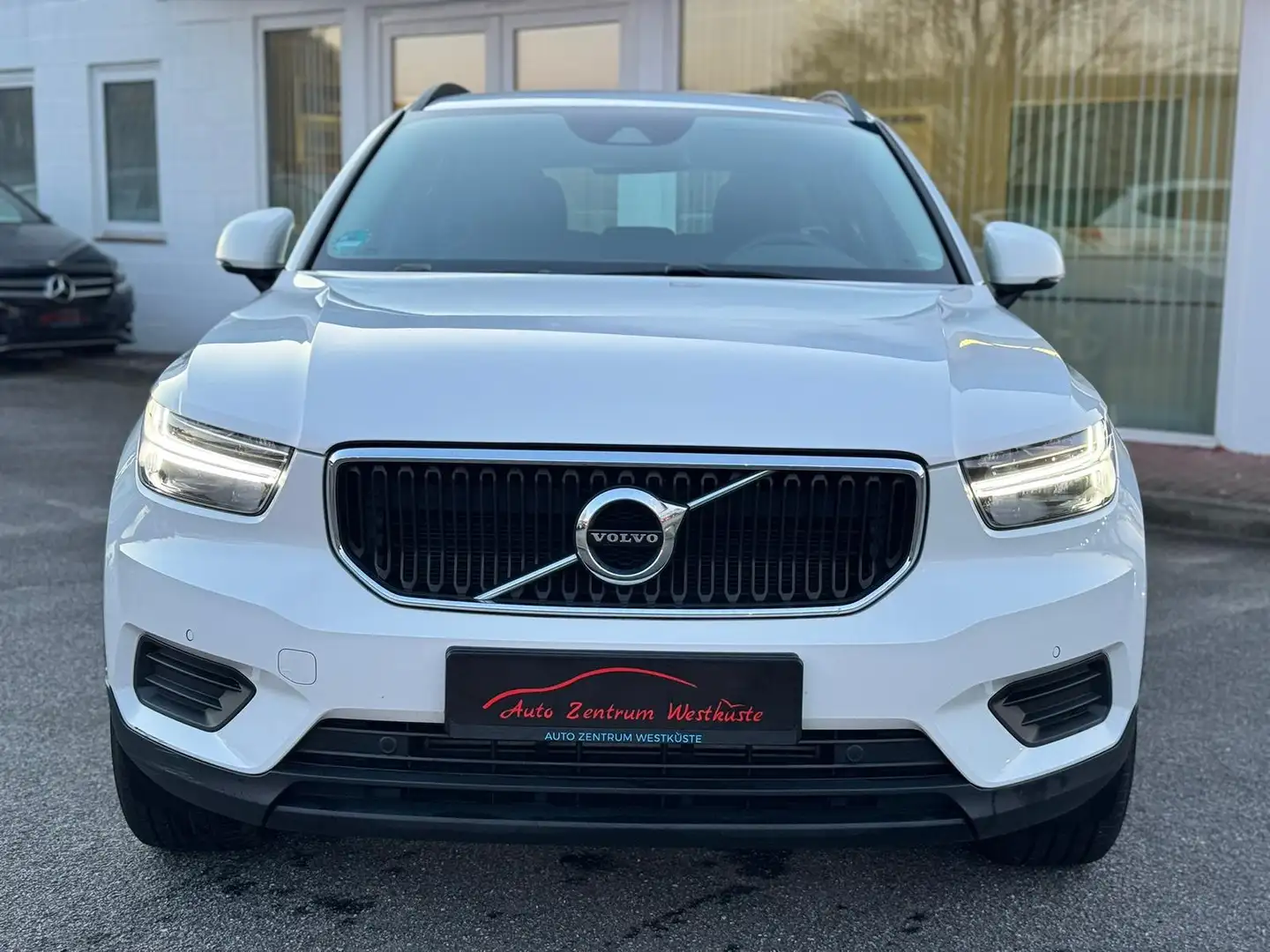 Volvo XC40 2.0 Diesel KAT 1969 ccm Weiß - 2