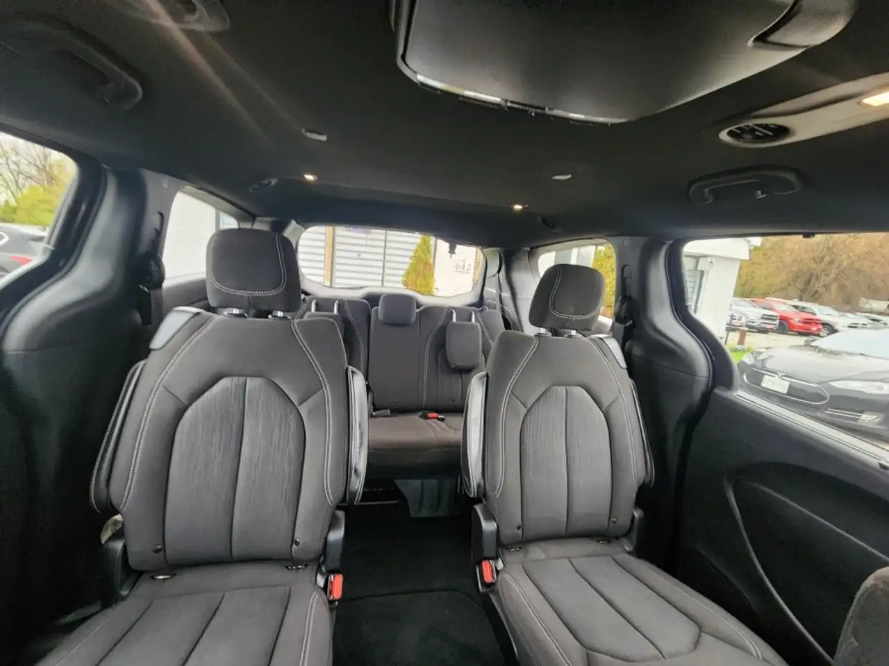 Chrysler Pacifica снимка Chrysler Pacifica