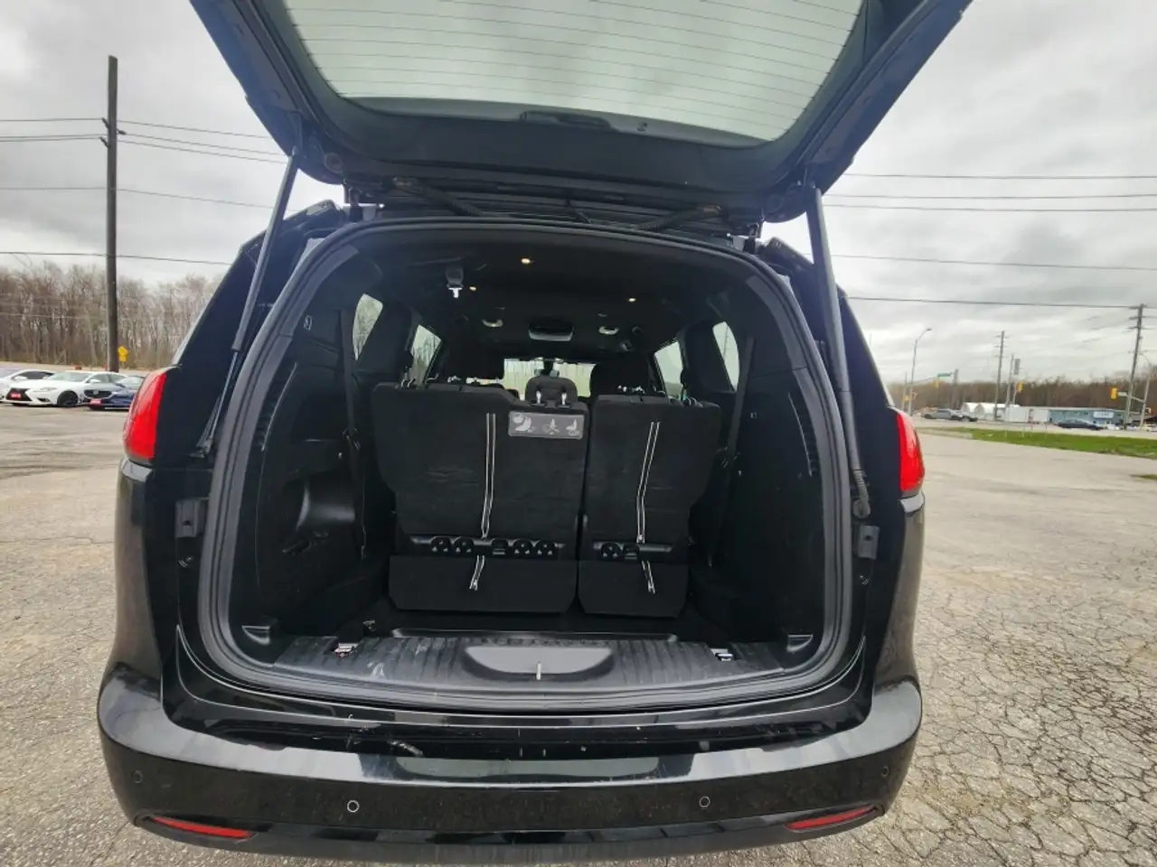 Chrysler Pacifica снимка Chrysler Pacifica