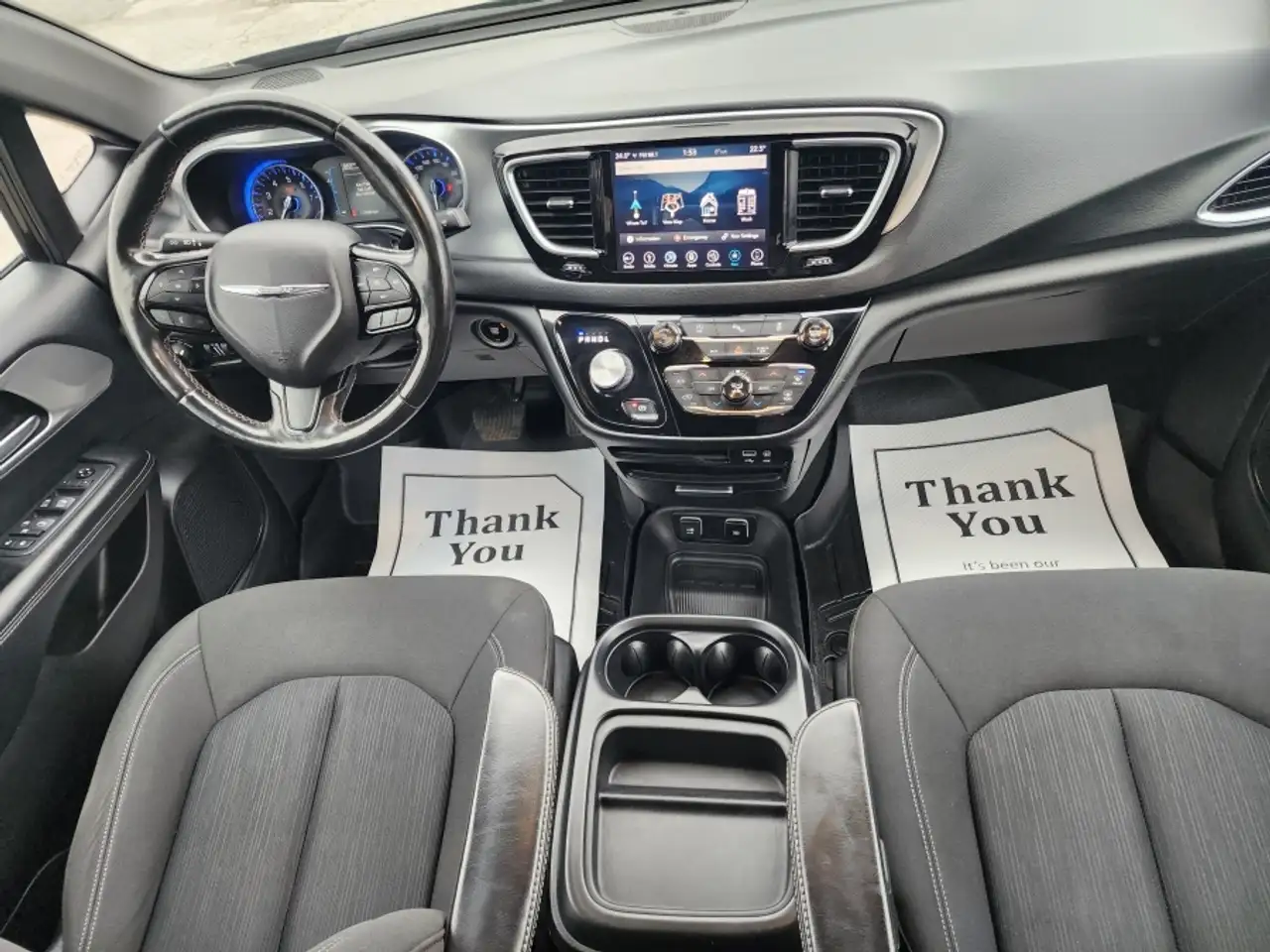 Chrysler Pacifica снимка Chrysler Pacifica