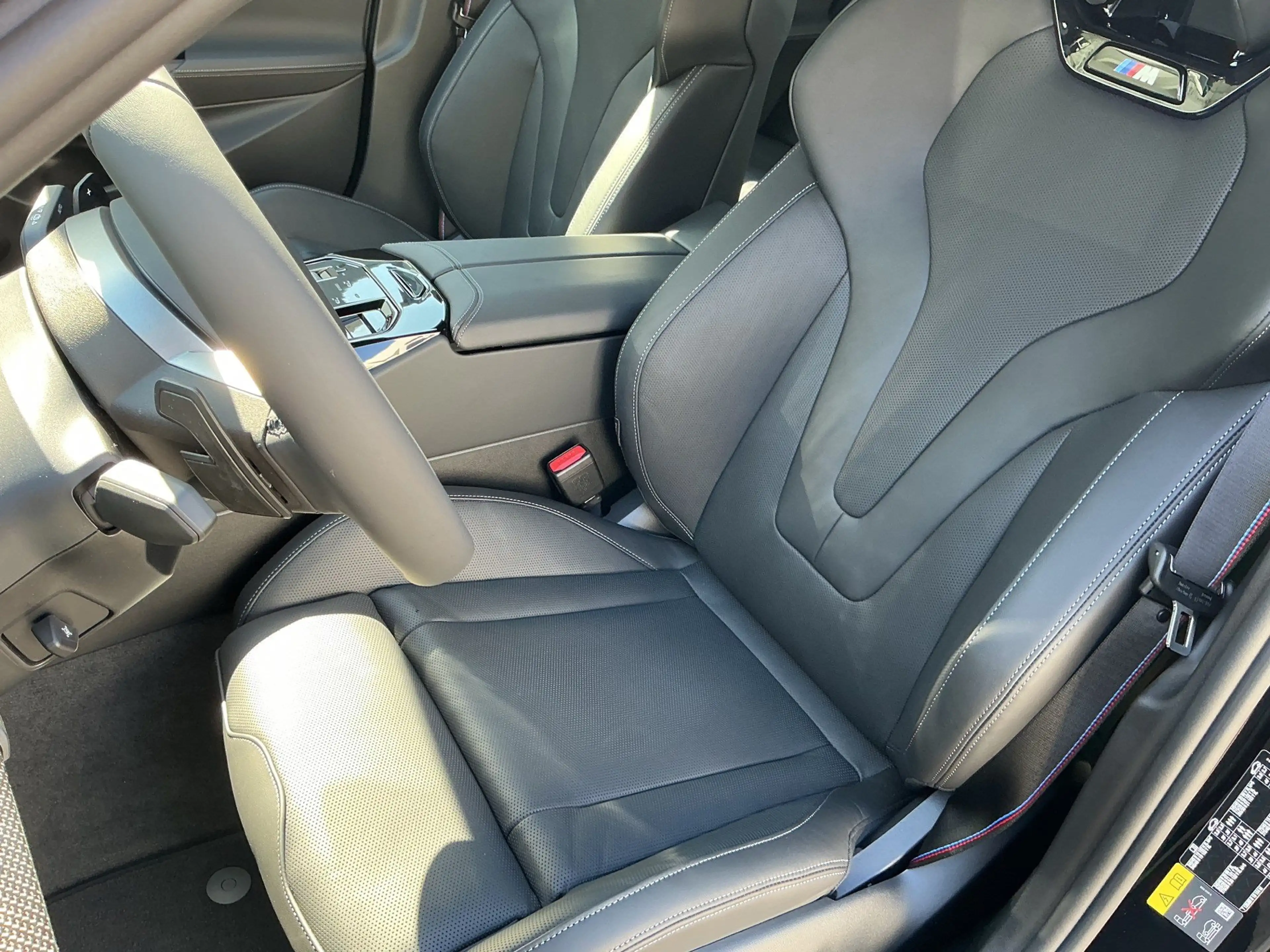 BMW 550 e xDrive M Sport Pro Panorama Innovation AHK LiveC — photo 12