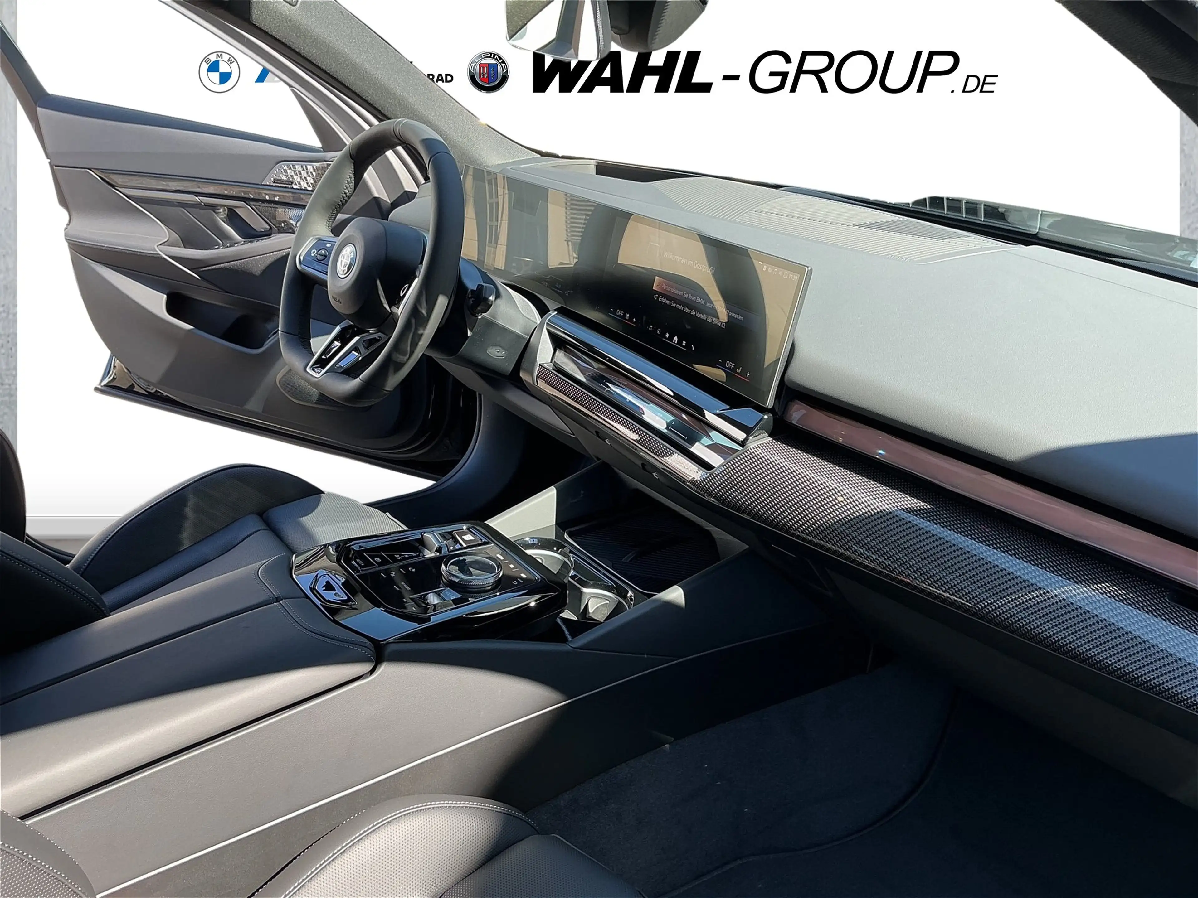 BMW 550 e xDrive M Sport Pro Panorama Innovation AHK LiveC — photo 13