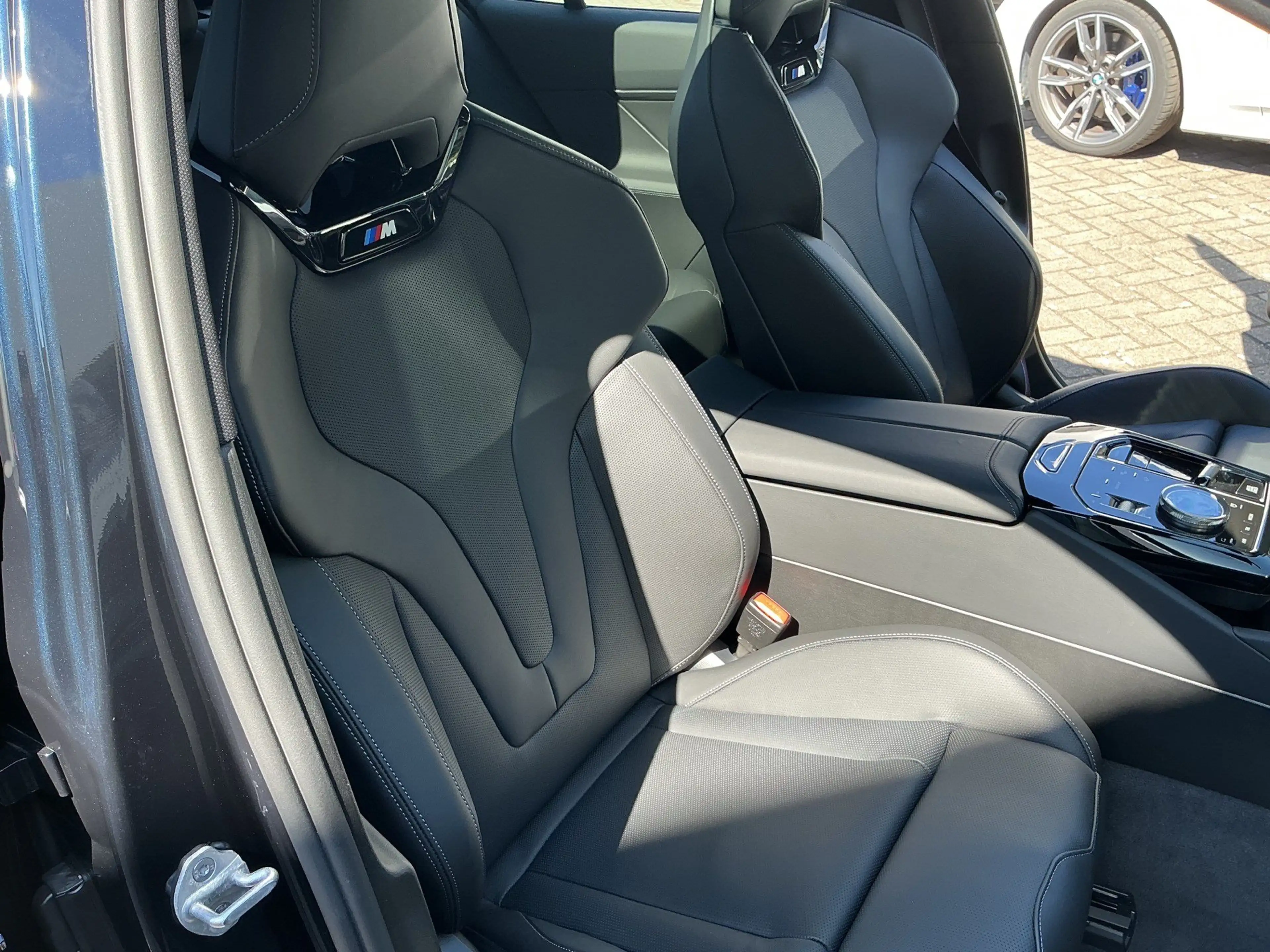BMW 550 e xDrive M Sport Pro Panorama Innovation AHK LiveC — photo 14