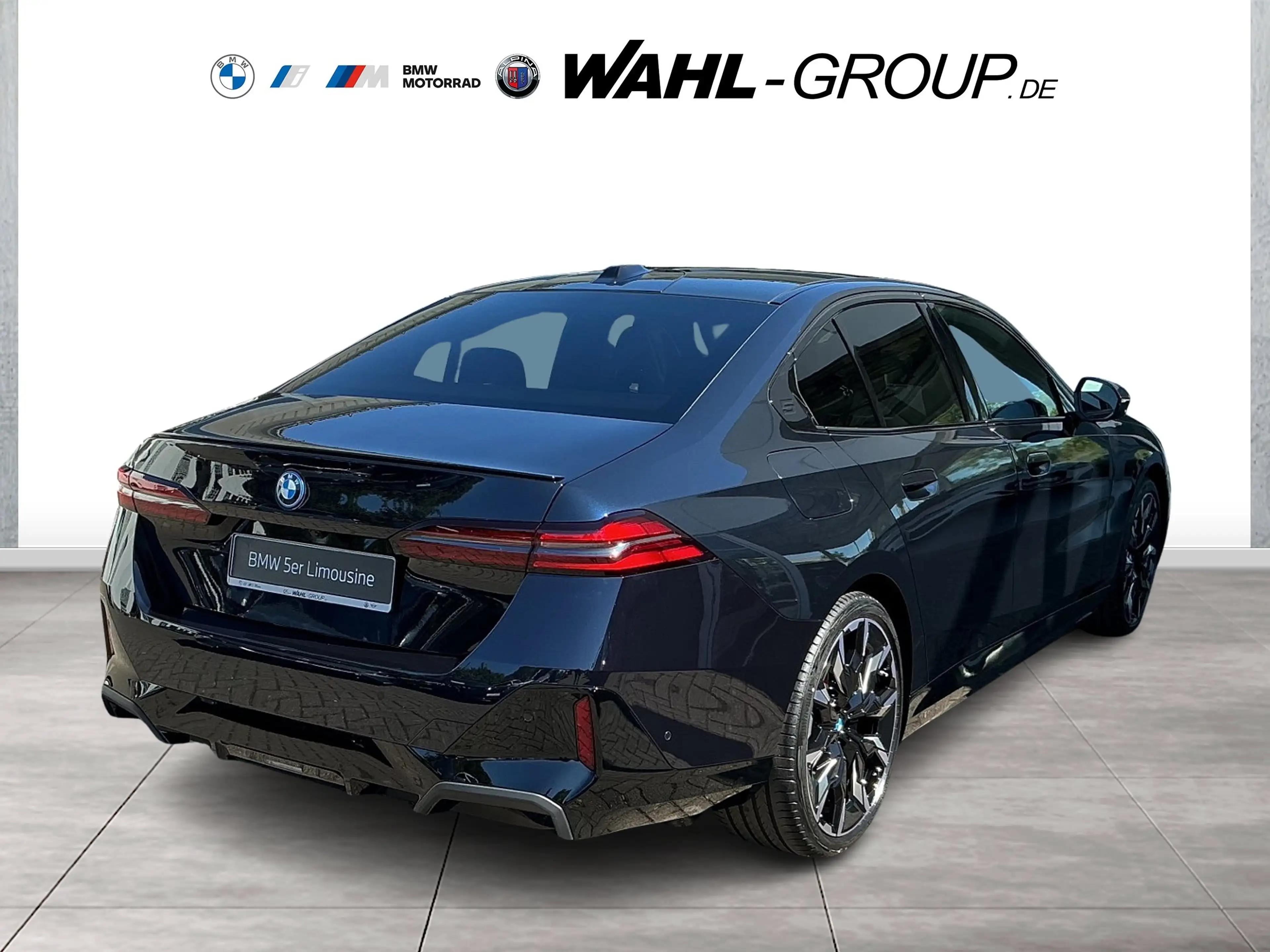 BMW 550 e xDrive M Sport Pro Panorama Innovation AHK LiveC — photo 6
