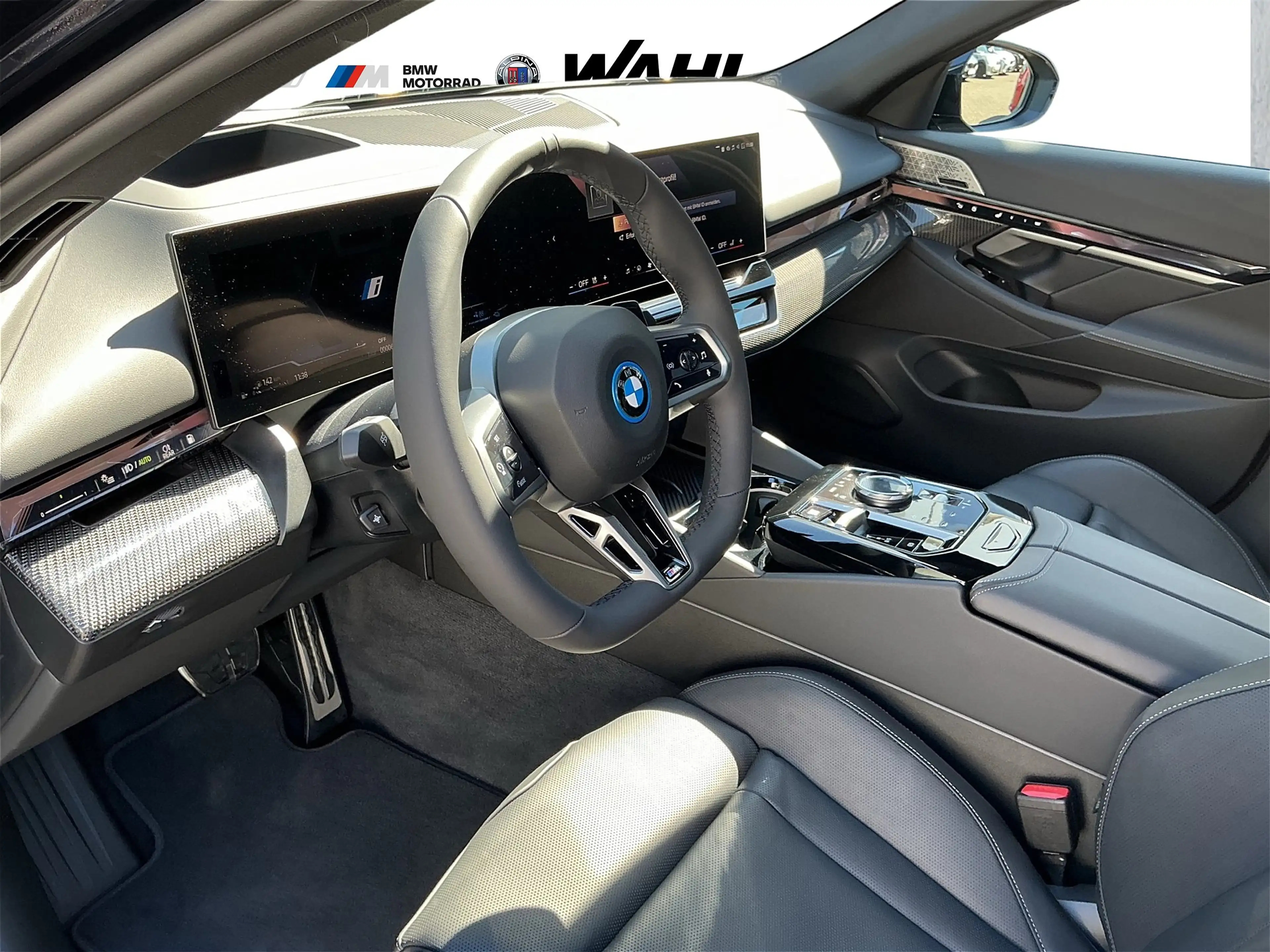 BMW 550 e xDrive M Sport Pro Panorama Innovation AHK LiveC — photo 11