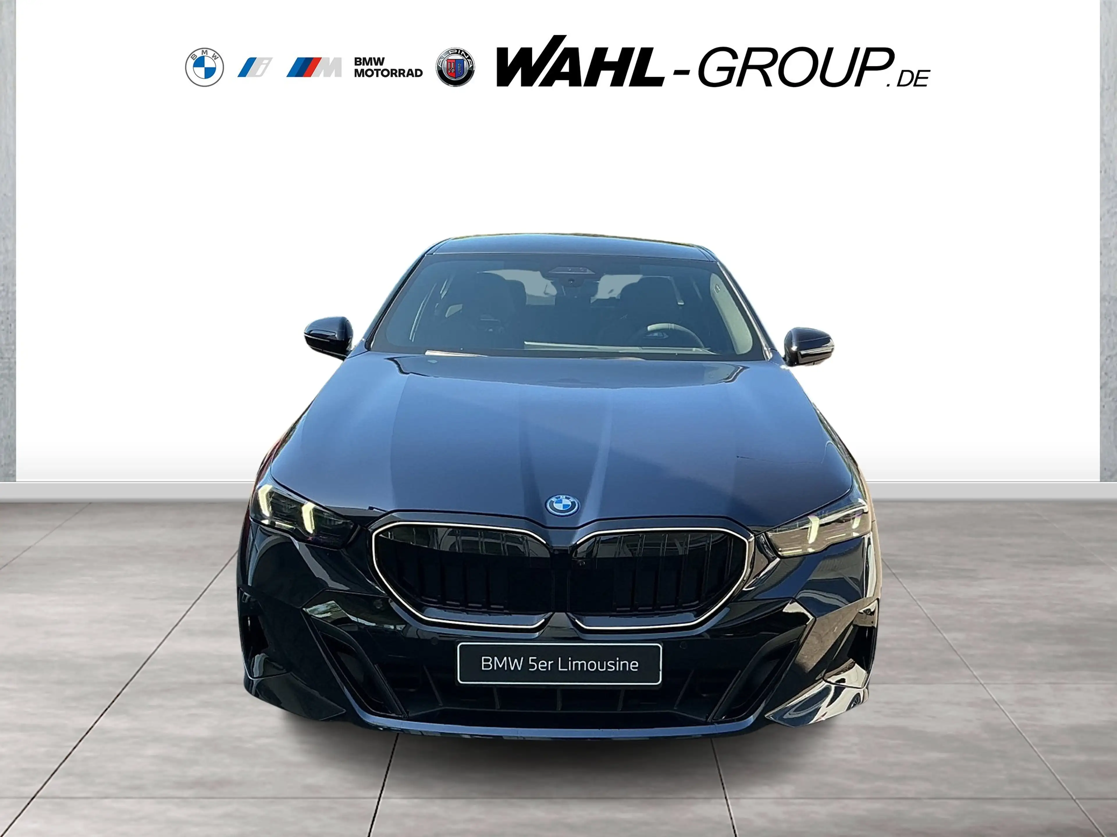 BMW 550 e xDrive M Sport Pro Panorama Innovation AHK LiveC — photo 3