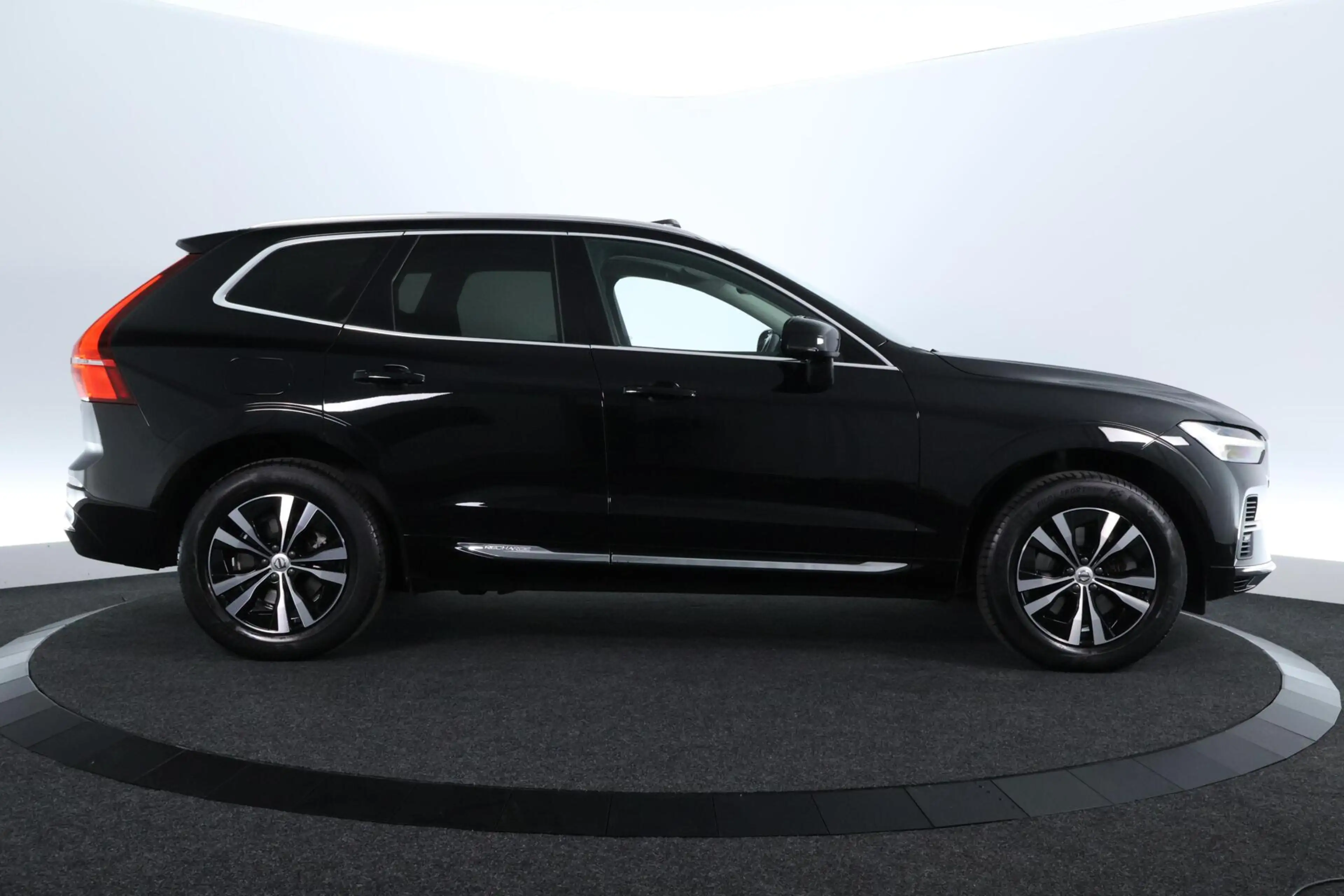 Volvo XC60 2.0 T6 Plug-in hybrid AWD Core Bright Long Range | — photo 4