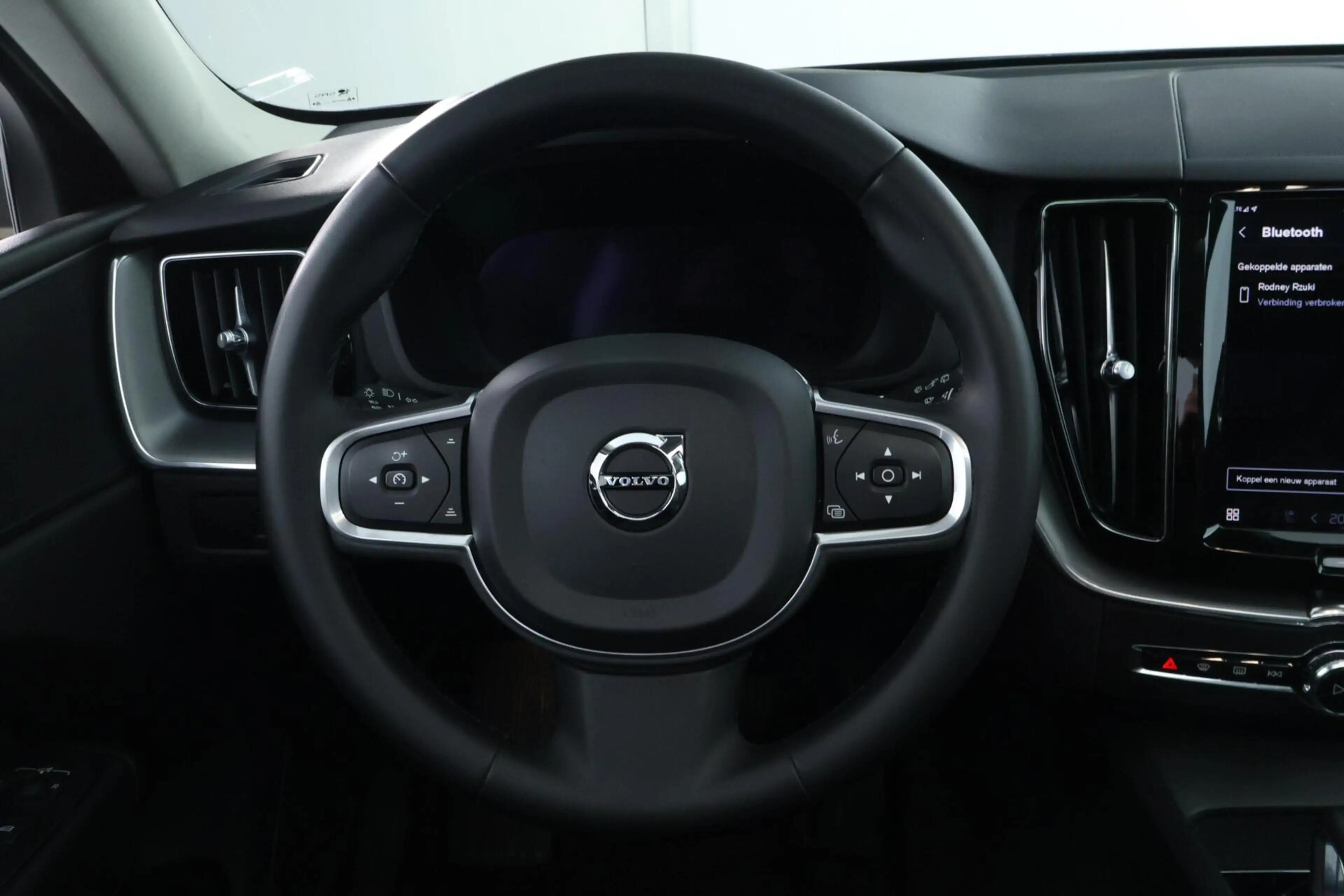 Volvo XC60 2.0 T6 Plug-in hybrid AWD Core Bright Long Range | — photo 10