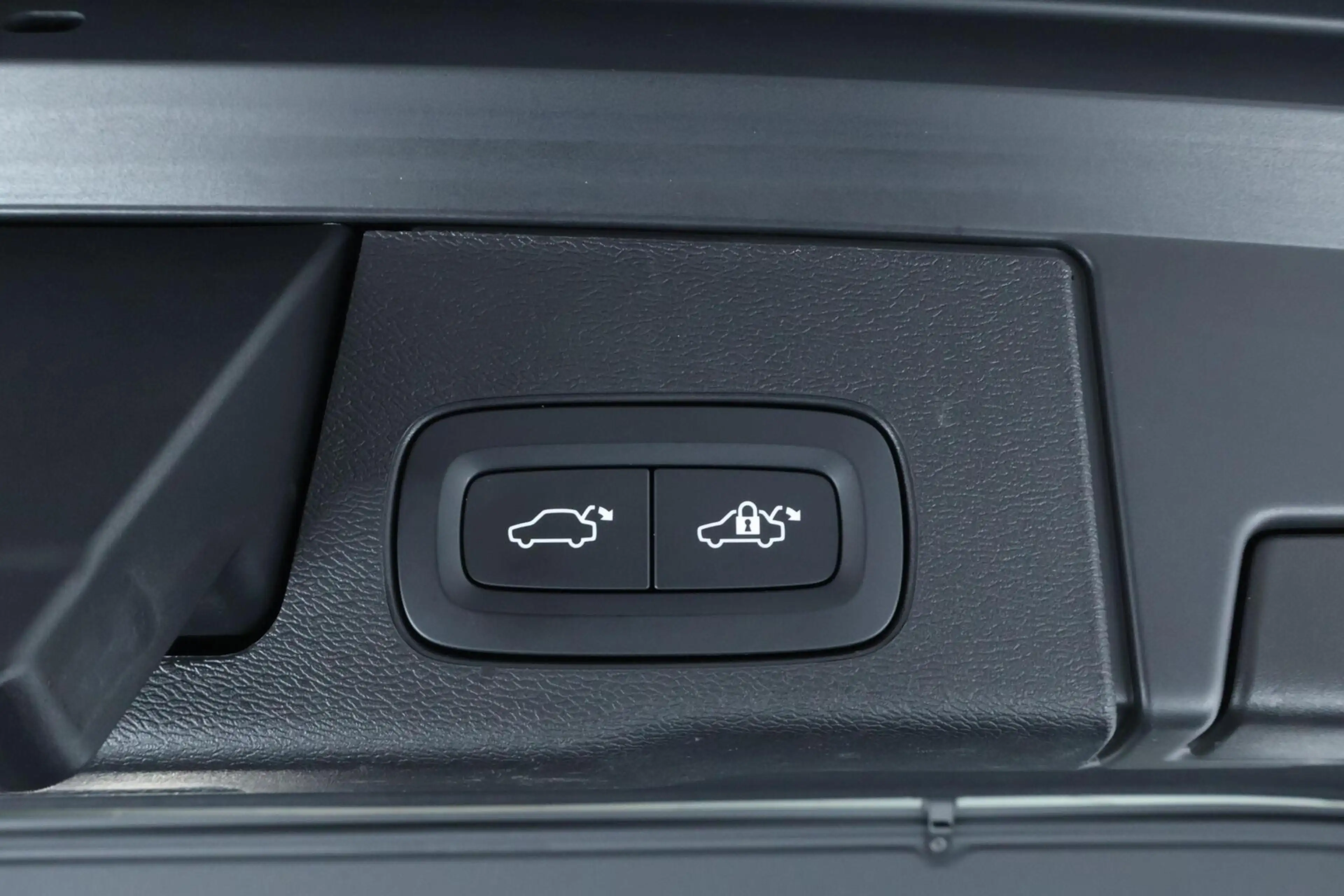 Volvo XC60 2.0 T6 Plug-in hybrid AWD Core Bright Long Range | — photo 22