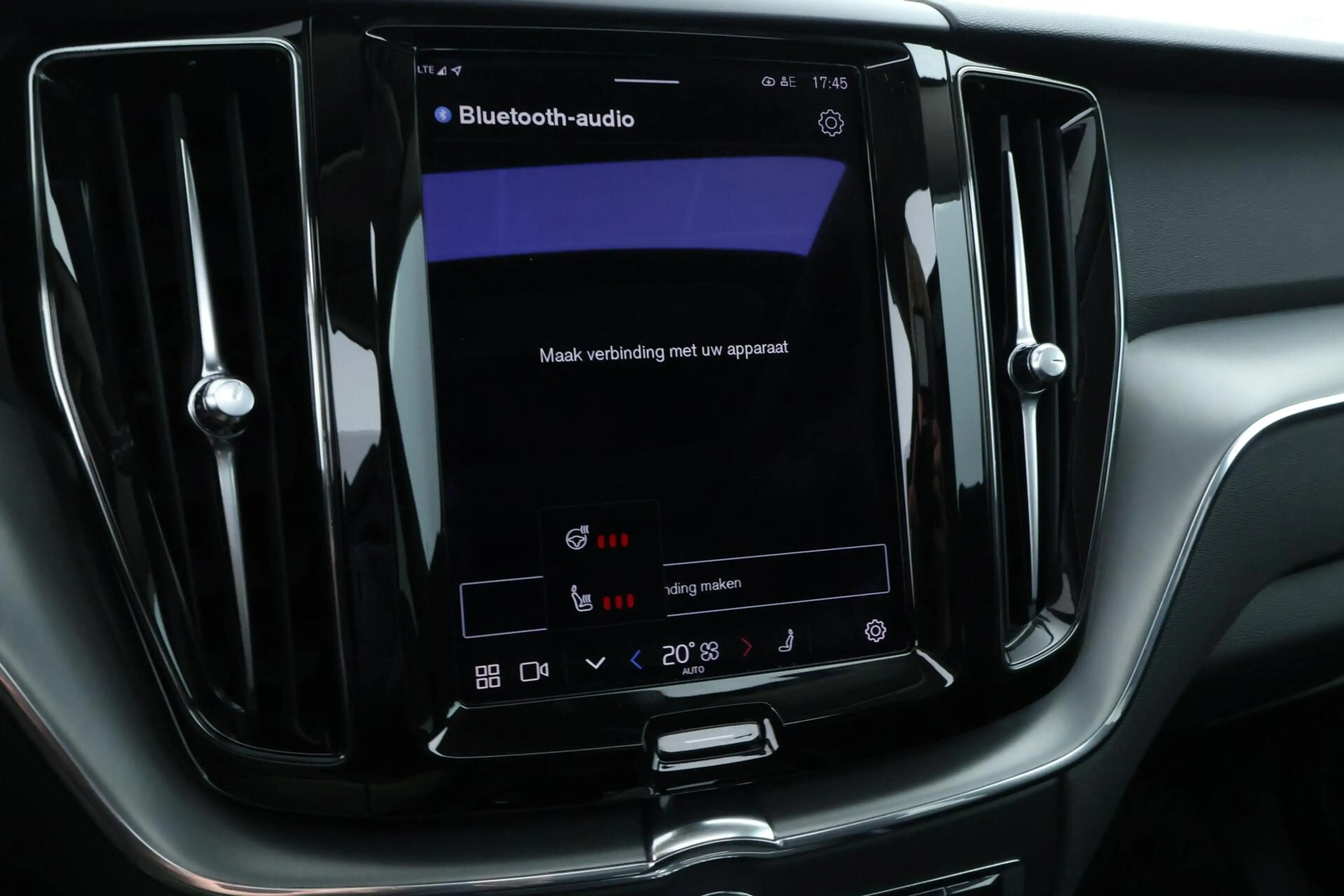 Volvo XC60 2.0 T6 Plug-in hybrid AWD Core Bright Long Range | — photo 32