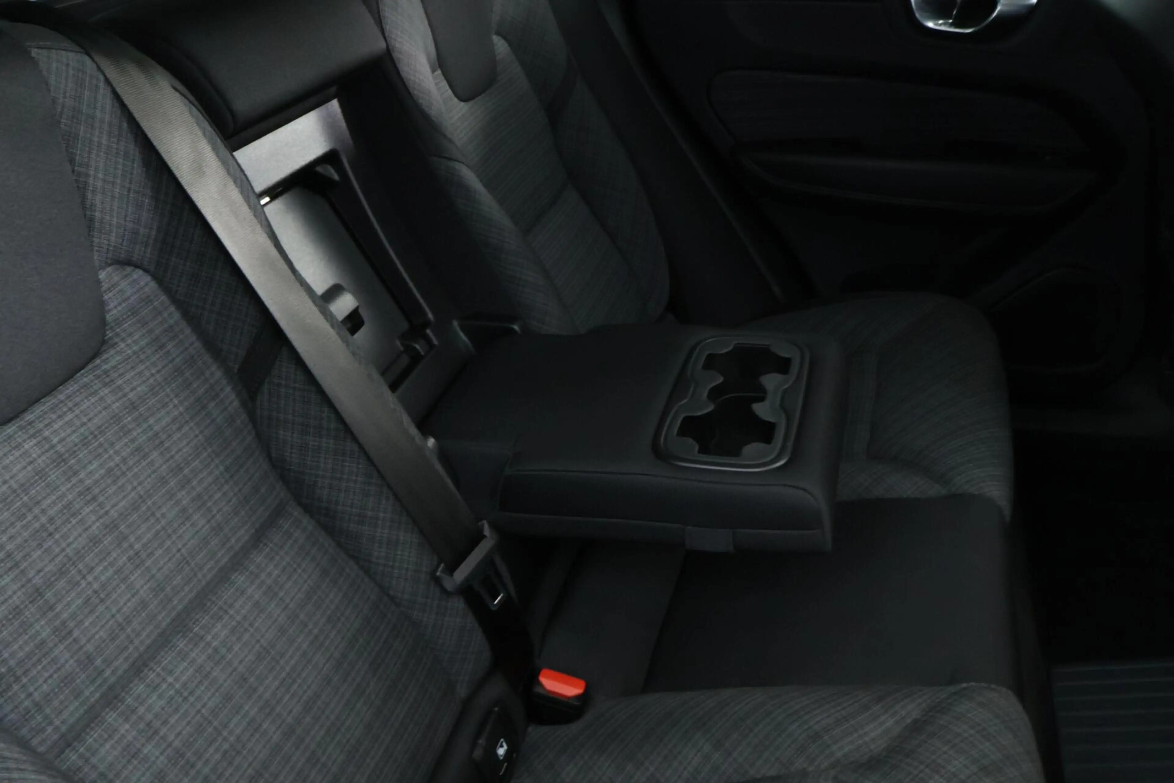 Volvo XC60 2.0 T6 Plug-in hybrid AWD Core Bright Long Range | — photo 18