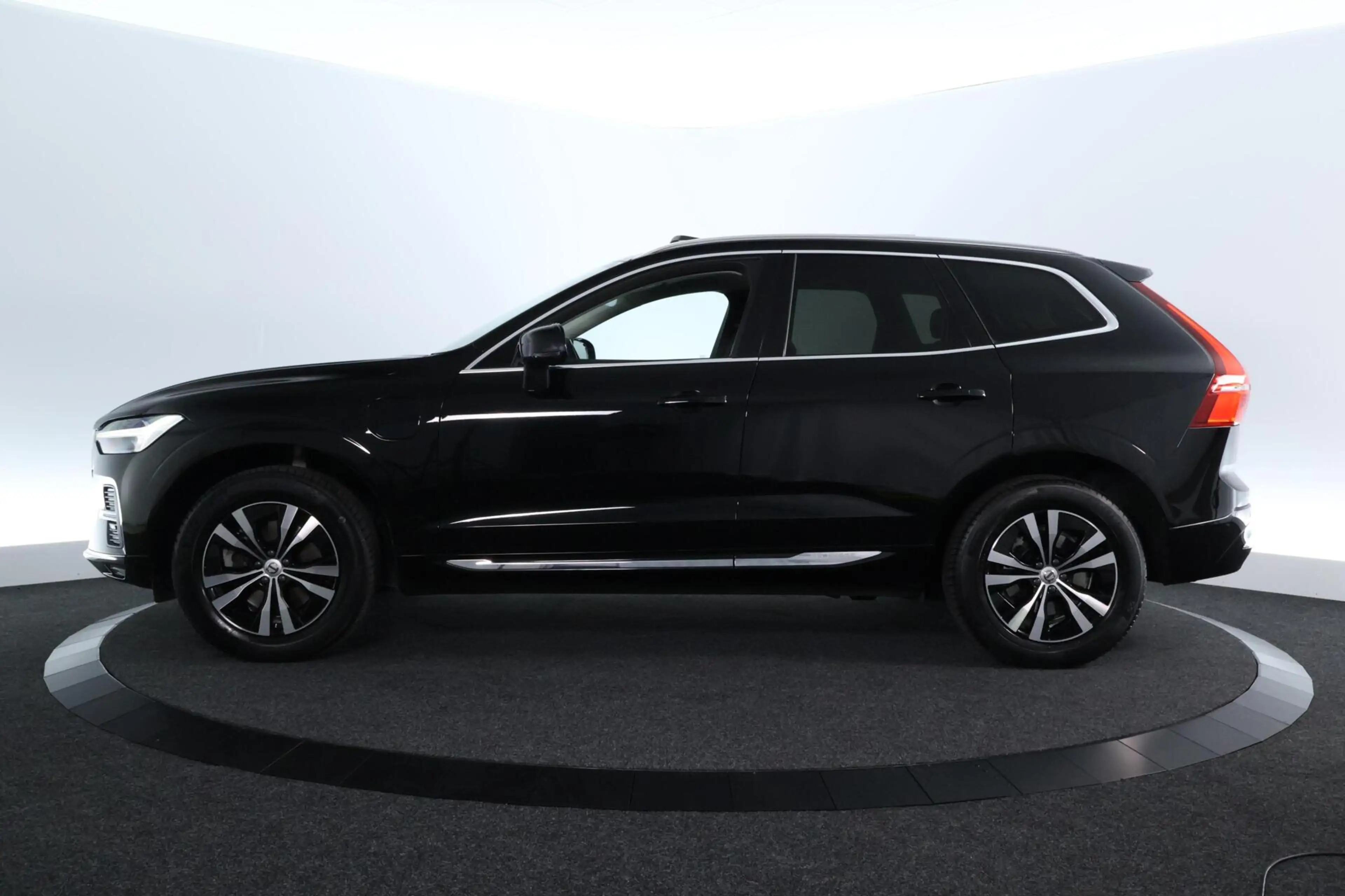 Volvo XC60 2.0 T6 Plug-in hybrid AWD Core Bright Long Range | — photo 8
