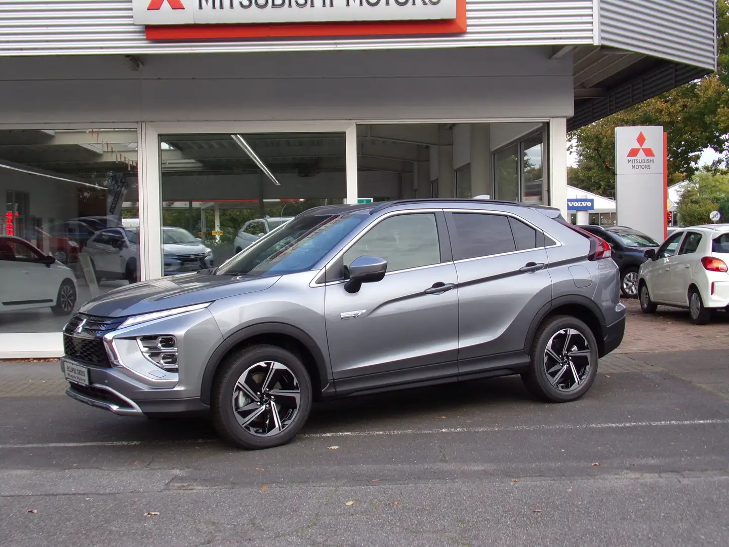 Mitsubishi Eclipse Cross Plus PHEV 4WD * SPAREN SIE € 12.000,--! * Grau - 2