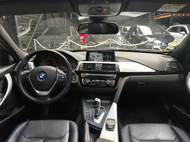 BMW 3 Series view 13