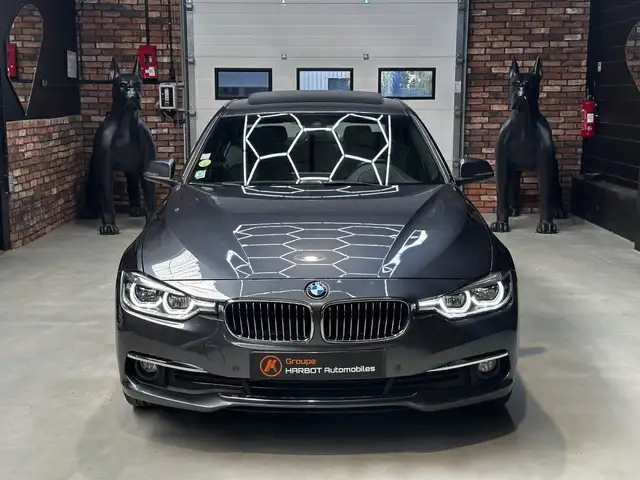 BMW 3 Series view 2