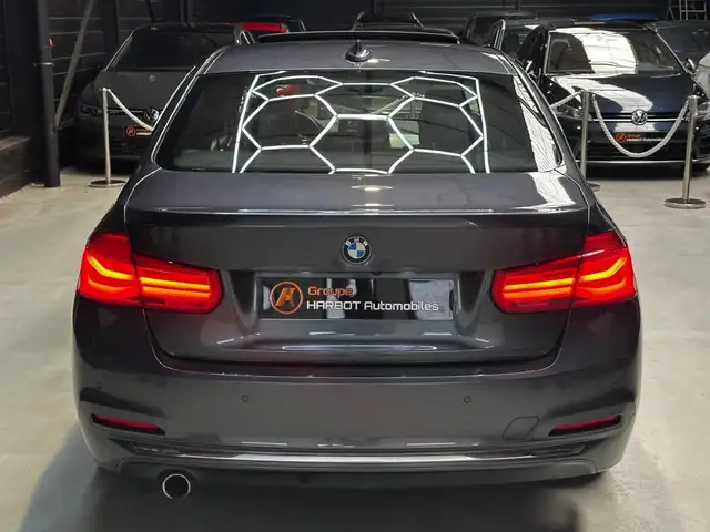 BMW 3 Series view 5