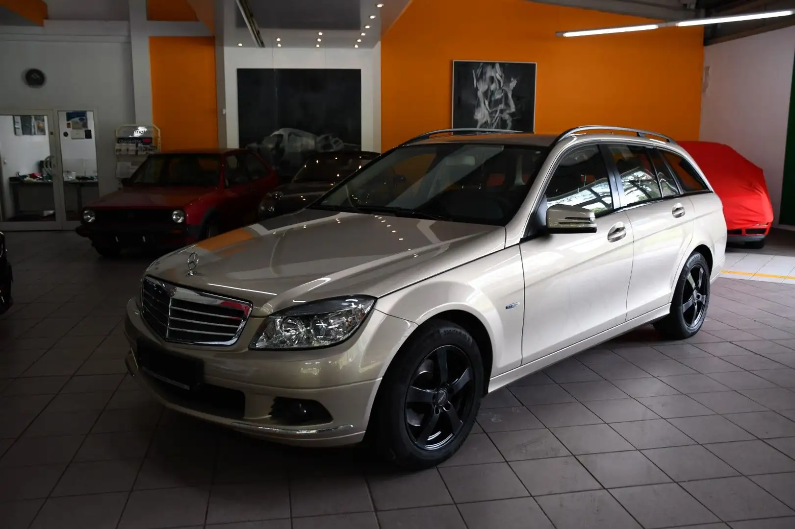 Mercedes-Benz C 180 T-Modell  Kompressor BlueEffici Beige - 1
