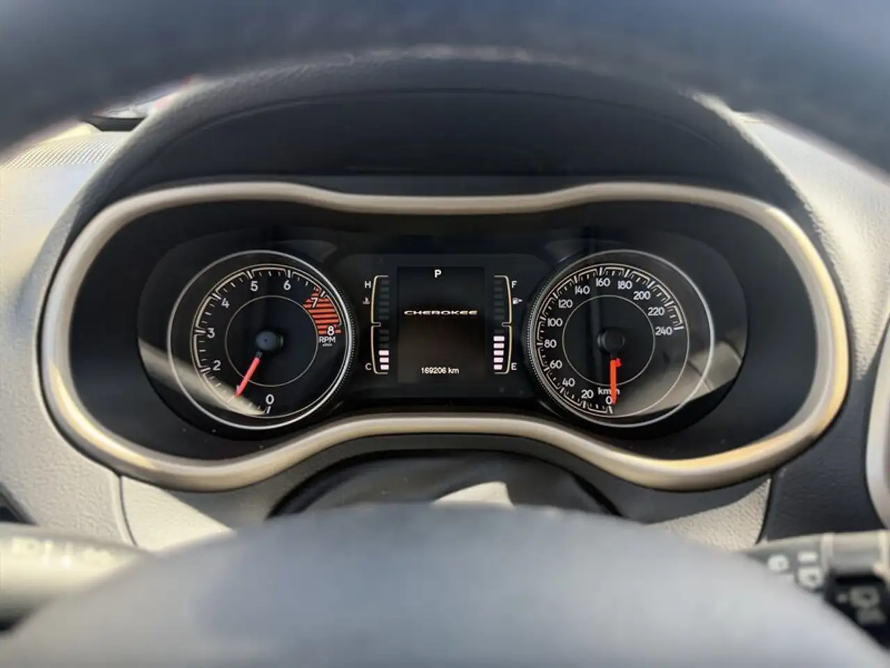 Jeep Cherokee снимка Jeep Cherokee