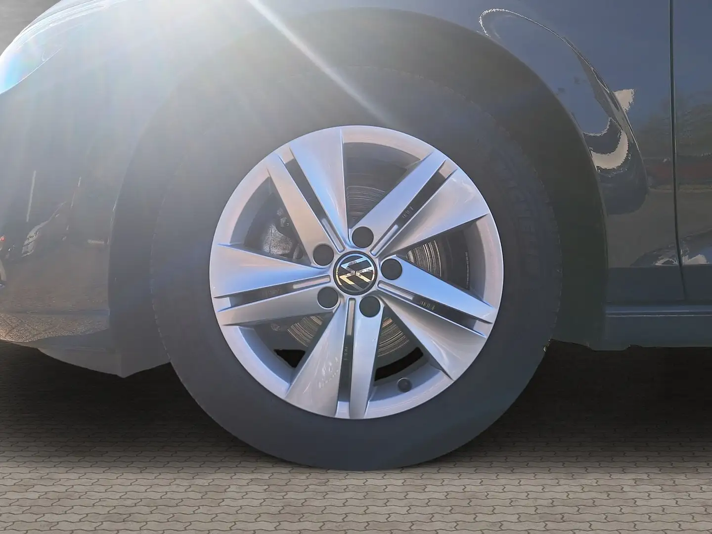 Volkswagen Golf VIII 1.5 TSI Life (EURO 6d) Grau - 2