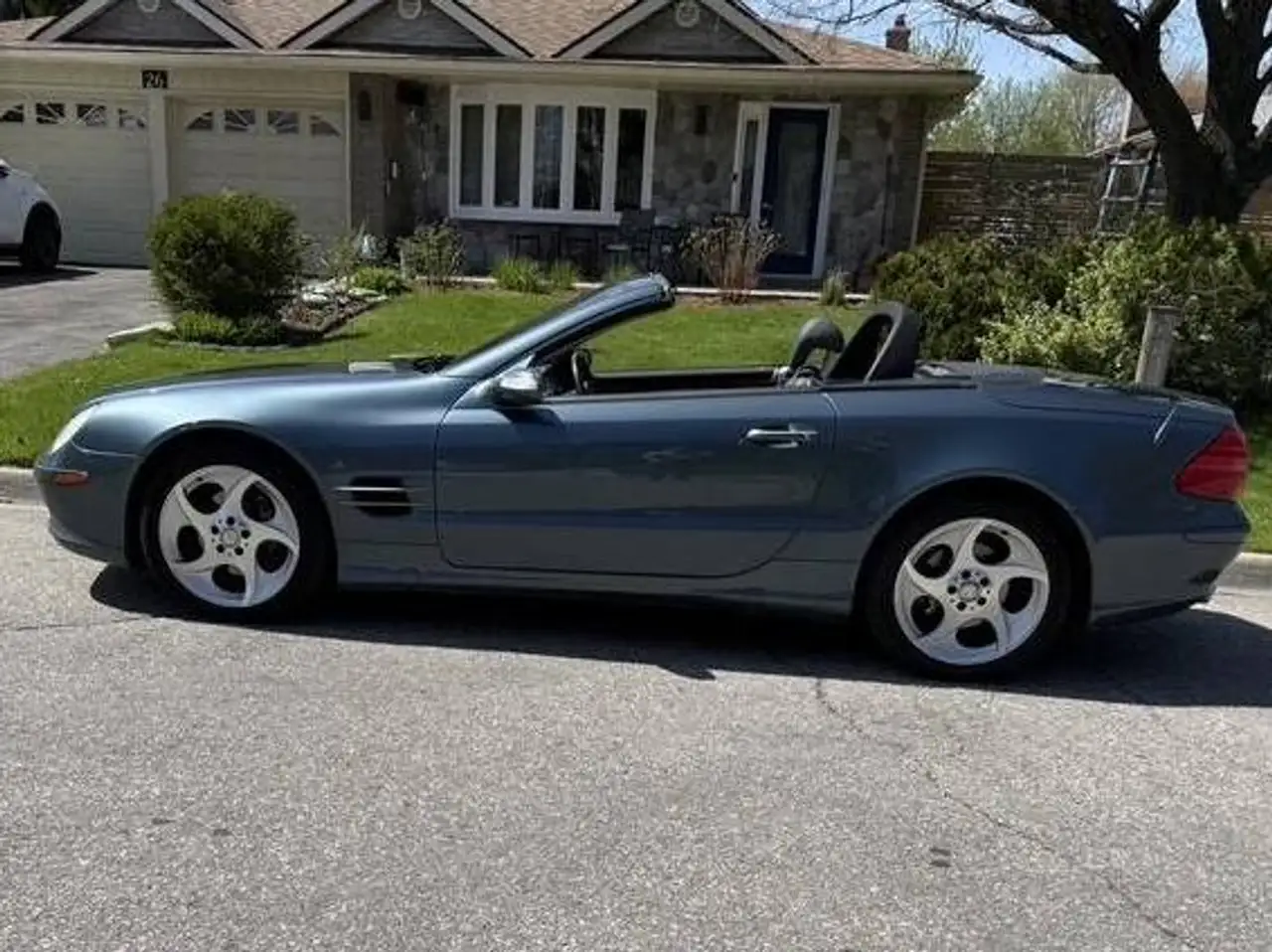 Mercedes-Benz SL снимка Mercedes-Benz SL