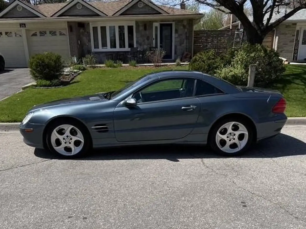 Mercedes-Benz SL снимка Mercedes-Benz SL