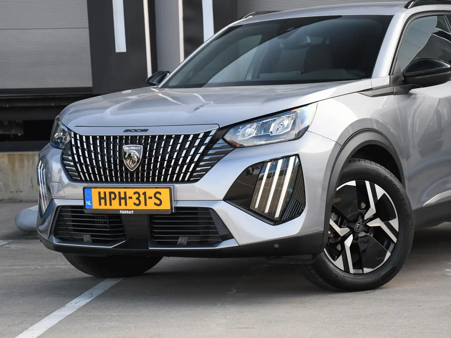 Peugeot 2008 Allure 1.2 PureTech 100pk PDC + CAM. | CRUISE.C | Grijs - 2