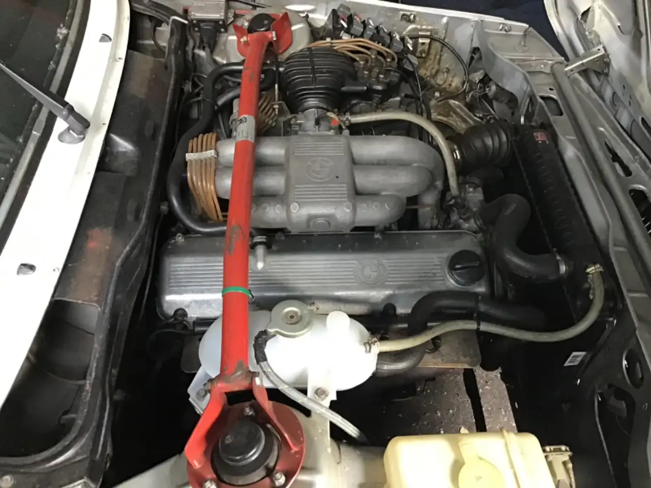 BMW 323i E21, foto 3