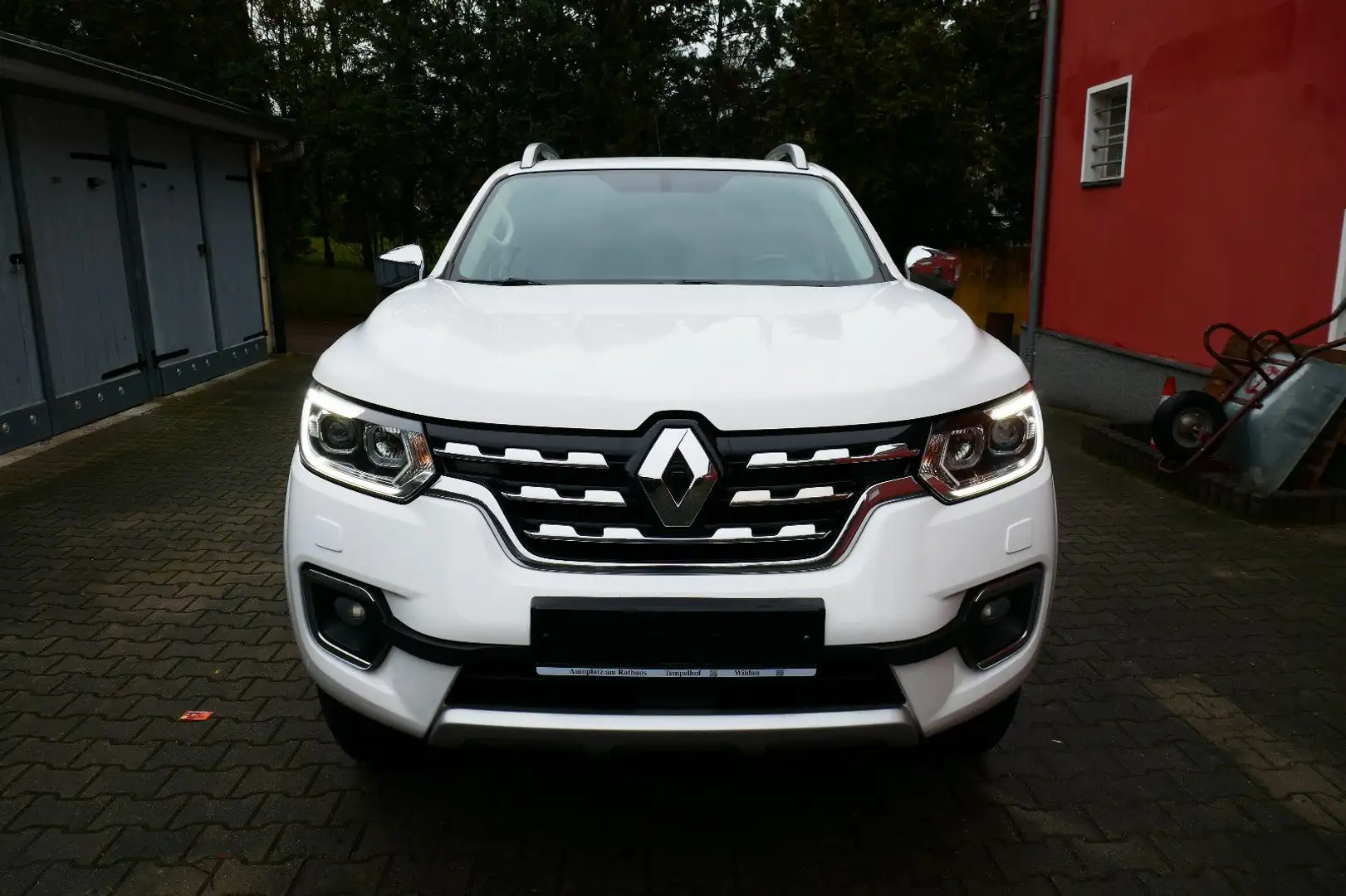 Renault Alaskan Intens Double Cab 4x4 Weiß - 2