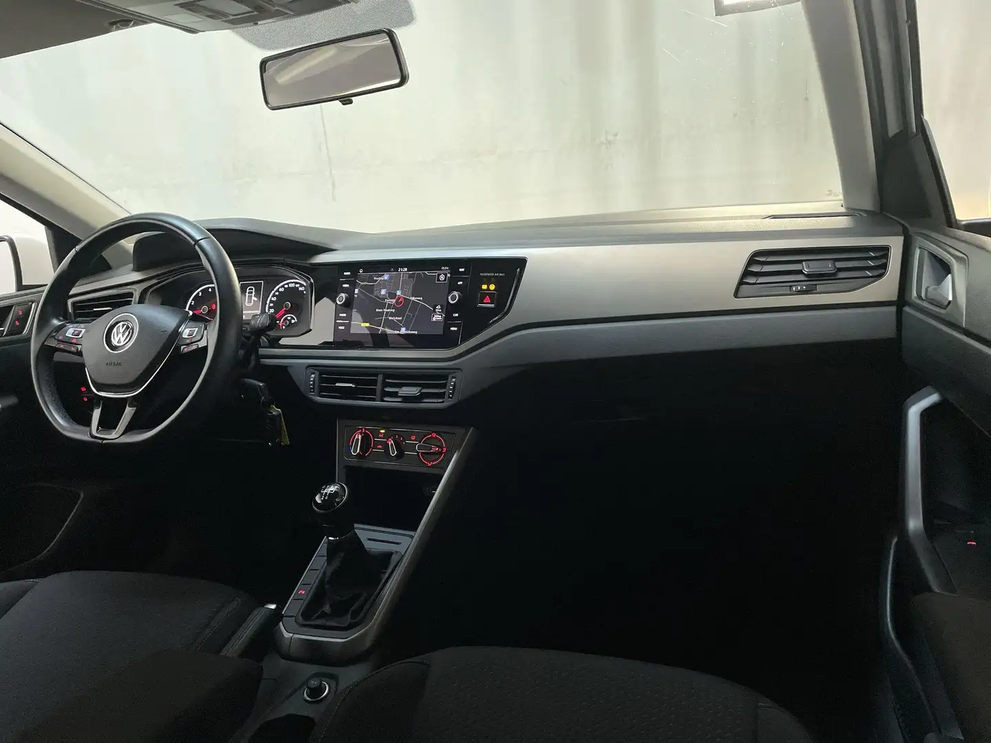 Volkswagen Polo 1.0 TSI Comfortline Parkeersensoren Navigatie DAB+ Weiß - 2