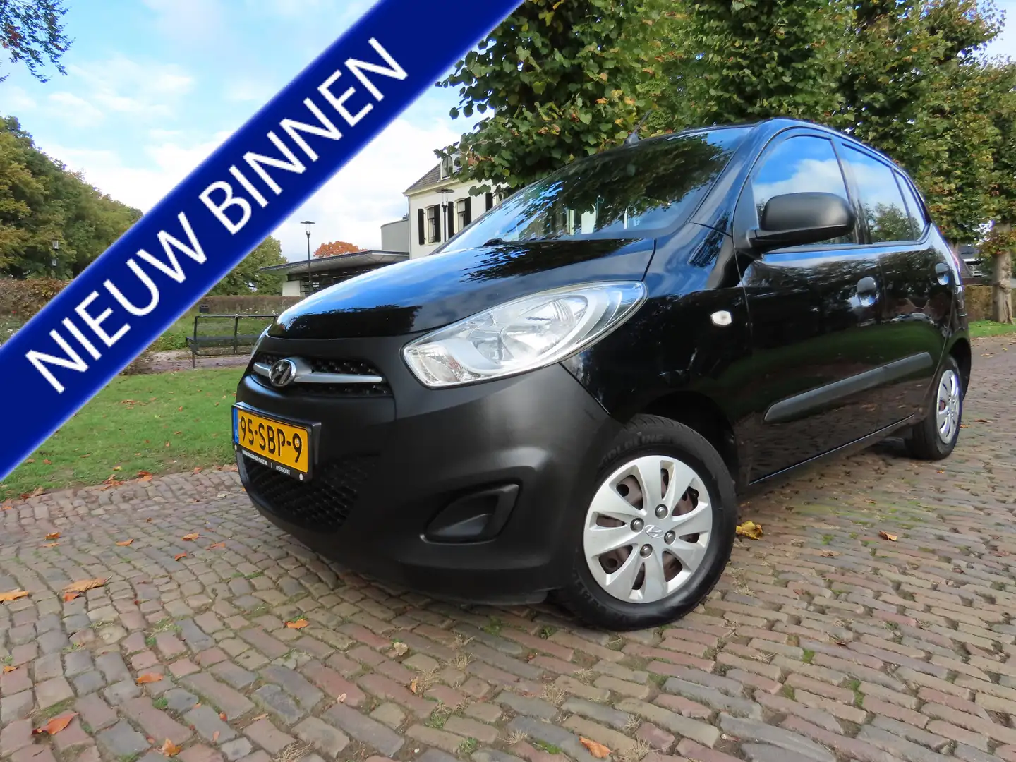 Hyundai i10 1.1 Pure Stuurbekrachtiging 5 Drs***Zuinige Auto** Zwart - 1