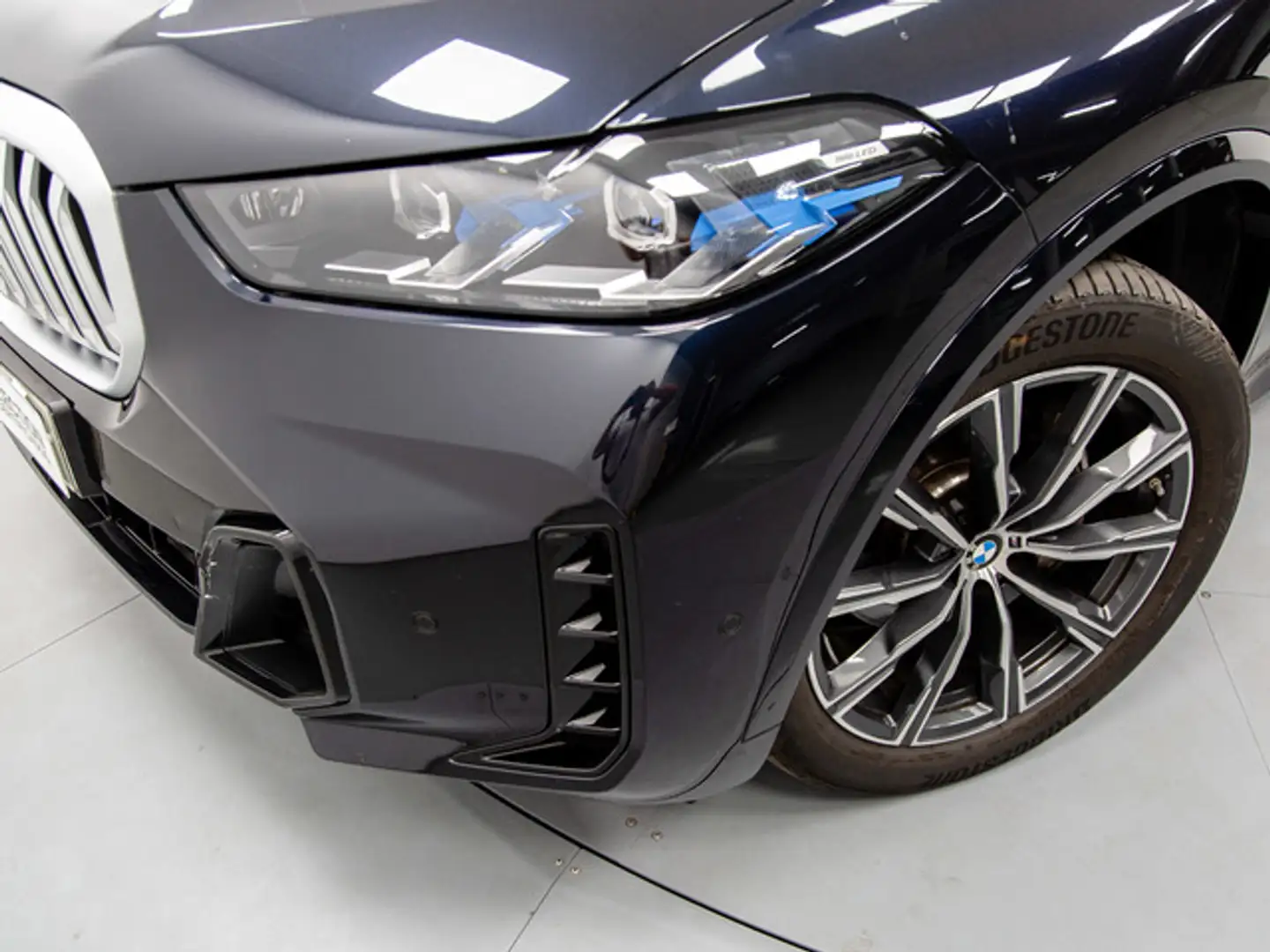 BMW X5 xDrive 30dA xLine Negro - 2