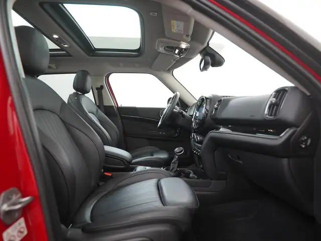 MINI Countryman view 3