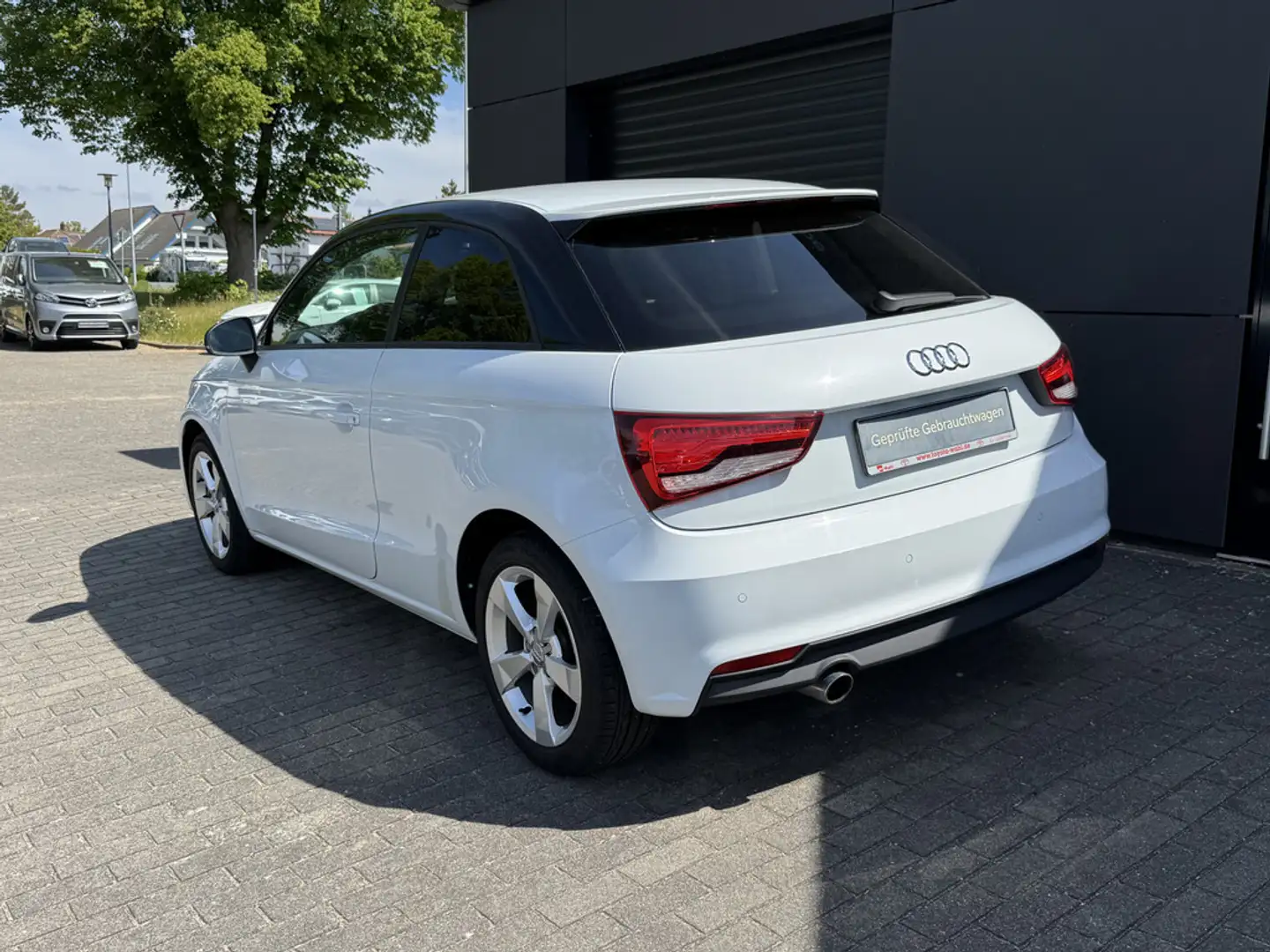 Audi A1 sport 1.0 TFSI ultra Blanc - 2