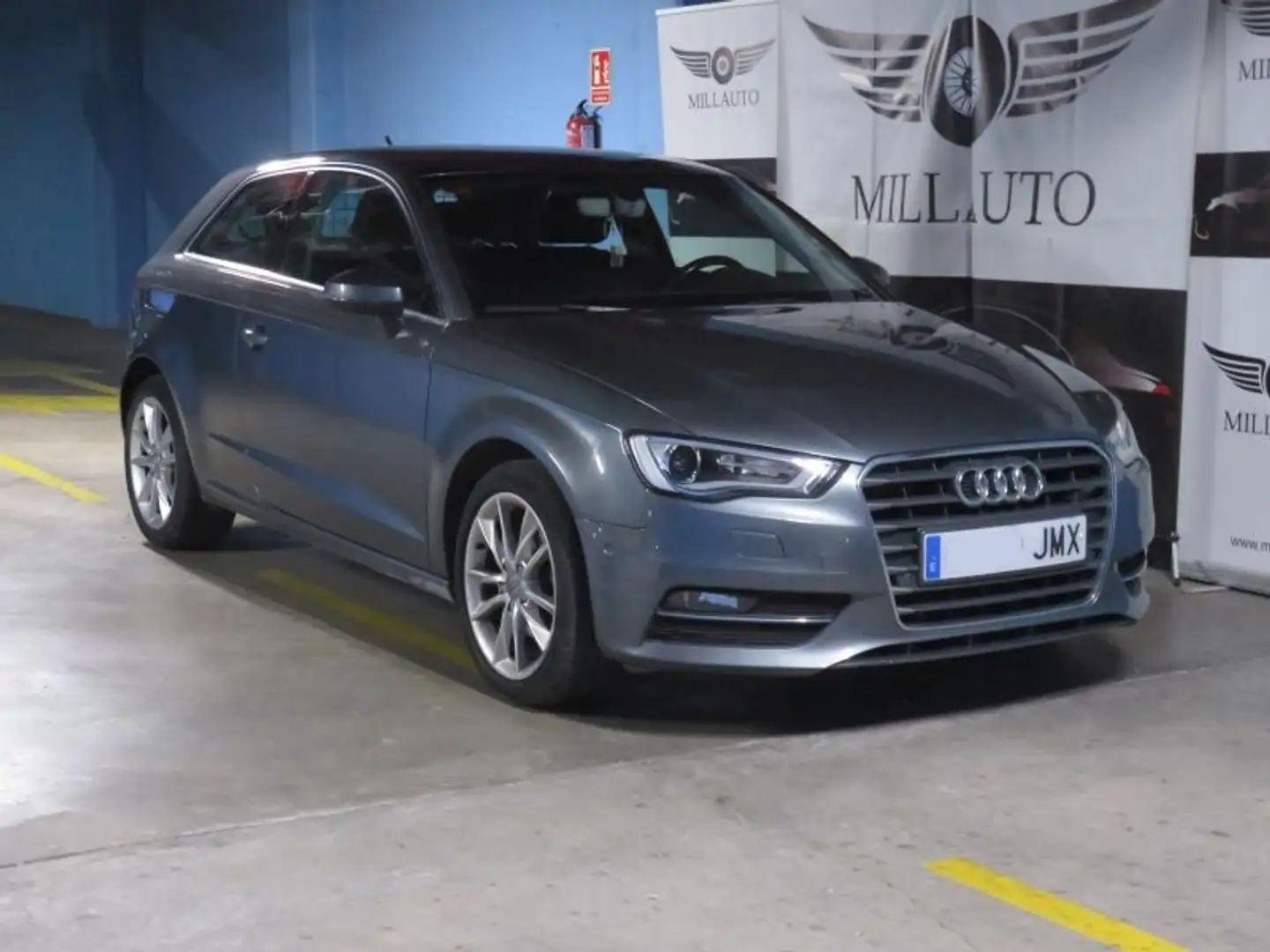 Audi A3 1.6TDI CD Attraction Gris - 1