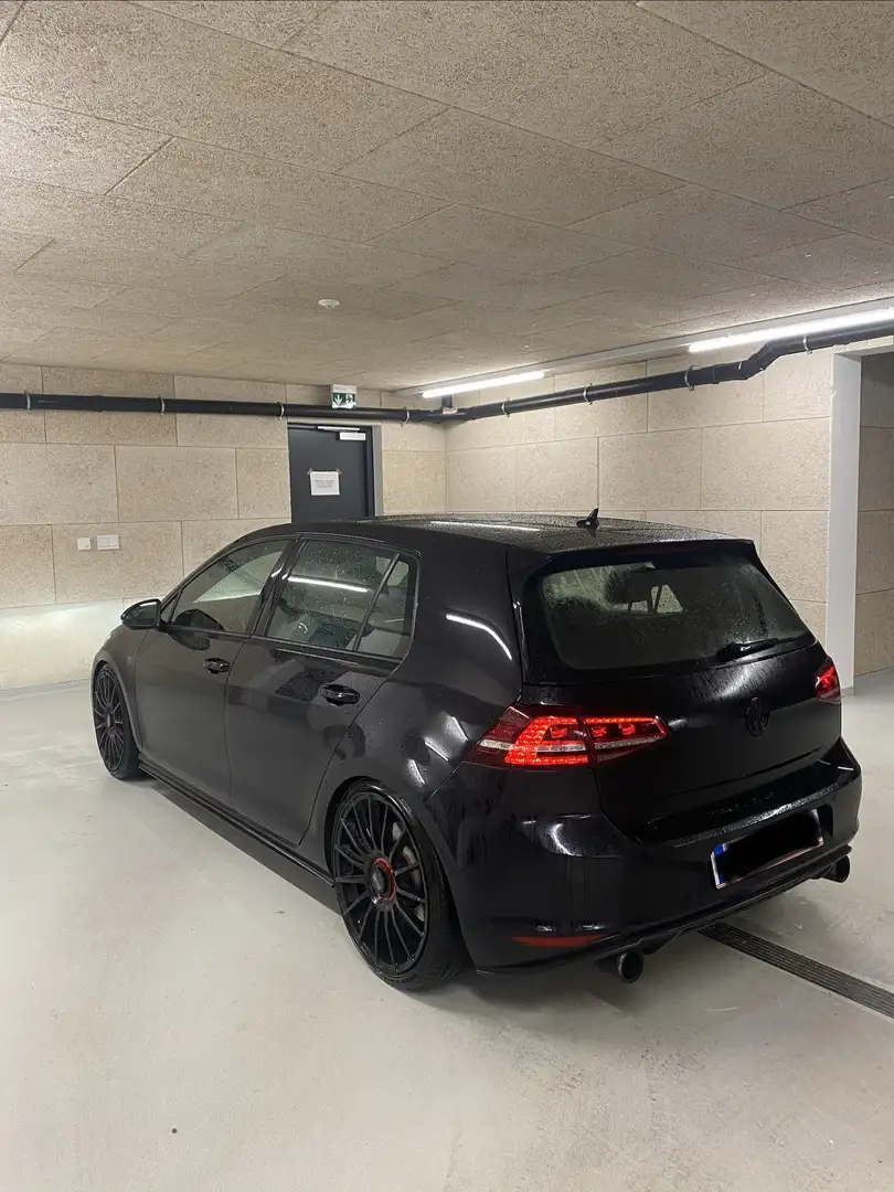 Volkswagen Golf GTI 2,0 TSI DSG Performance - 1