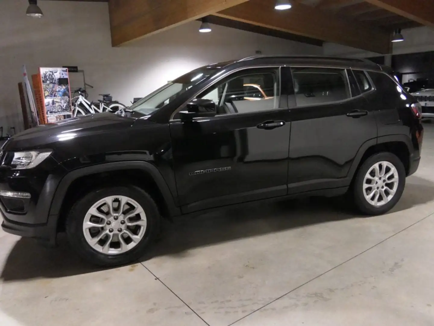 Jeep Compass 1.3 Turbo T4 190 CV PHEV AT6 4xe LONGITUDE Noir - 2