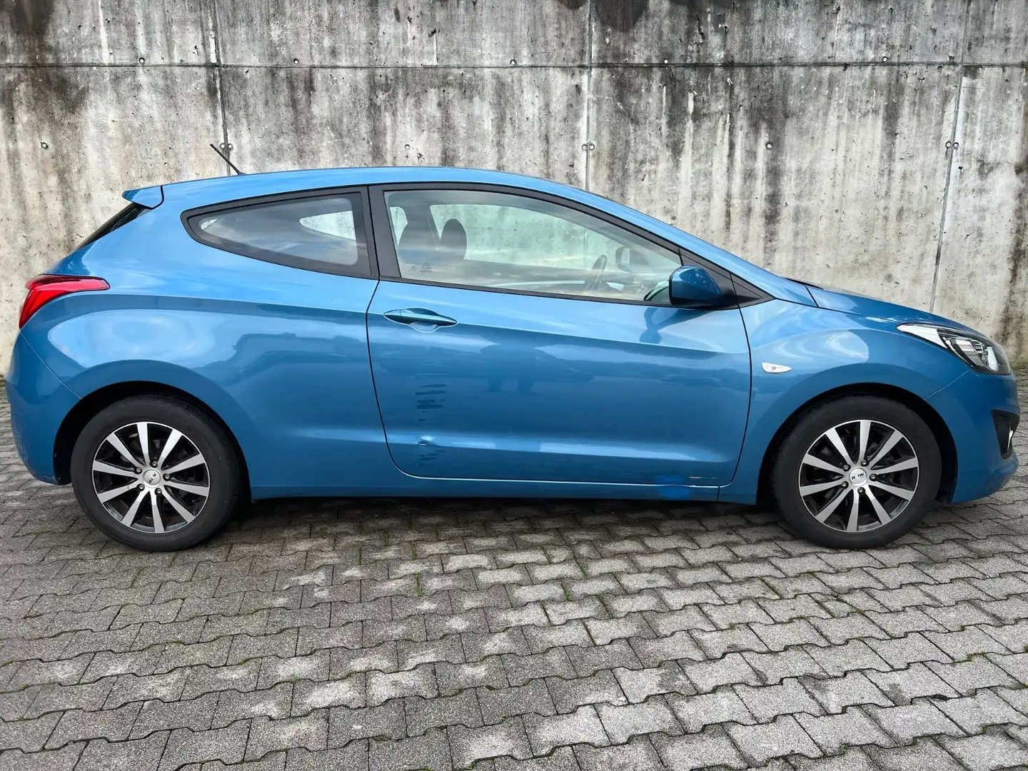 Hyundai i30 1.4 CRDI*LED*6-Gang*Tüv&Kupplung Neu*S-Heft* Bleu - 2