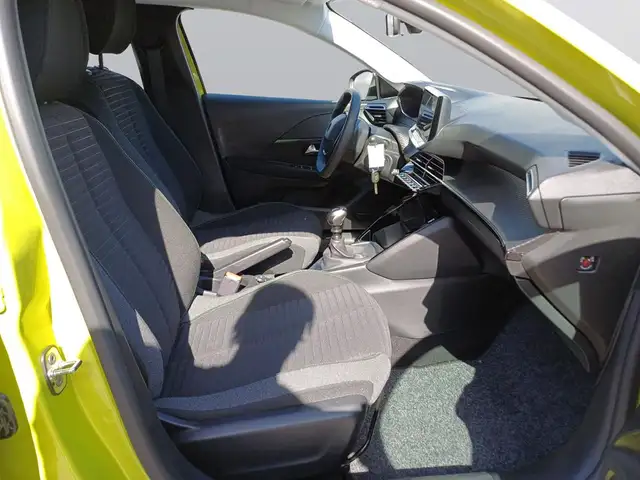 Peugeot 208 view 11