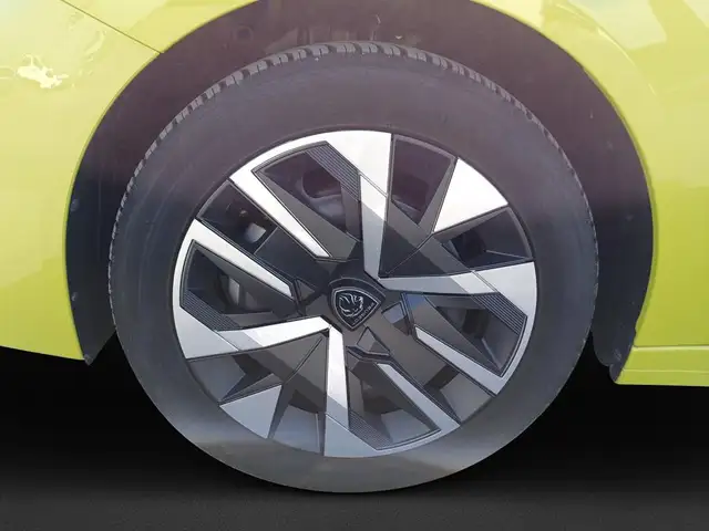 Peugeot 208 view 8