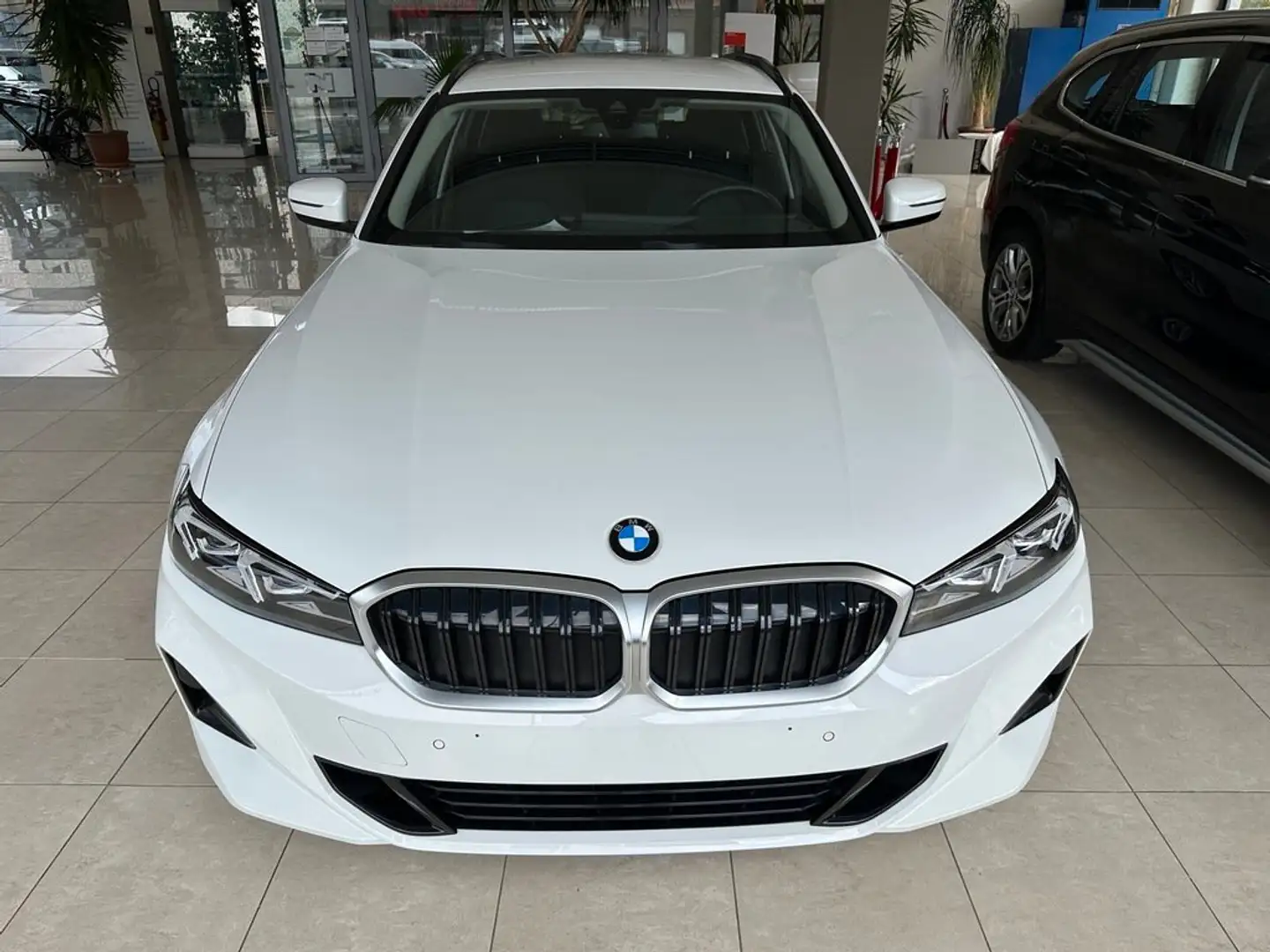 BMW 318 318i Touring Aut. Advantage|Widescreen| Blanc - 2